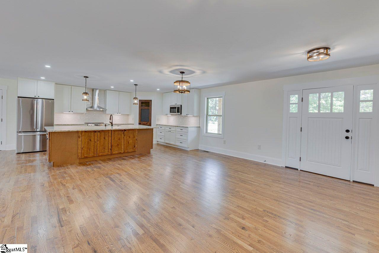 Photo 4 of Single family home for sale at 1041 Motlow School Rd, Campobello, SC 29322 | MLS# 1593199 | Listing updated on 2026-09-03