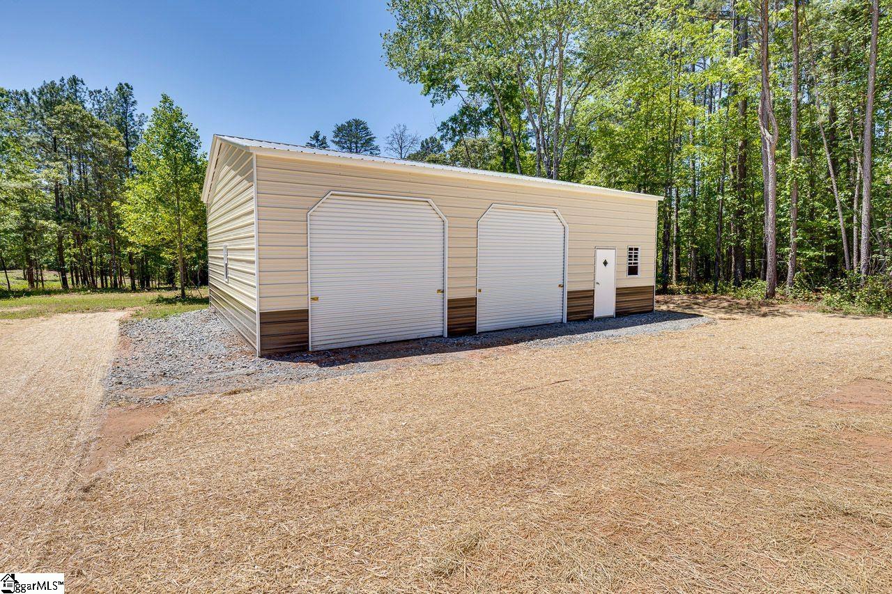 1041 Motlow School Road Campobello, SC 29322