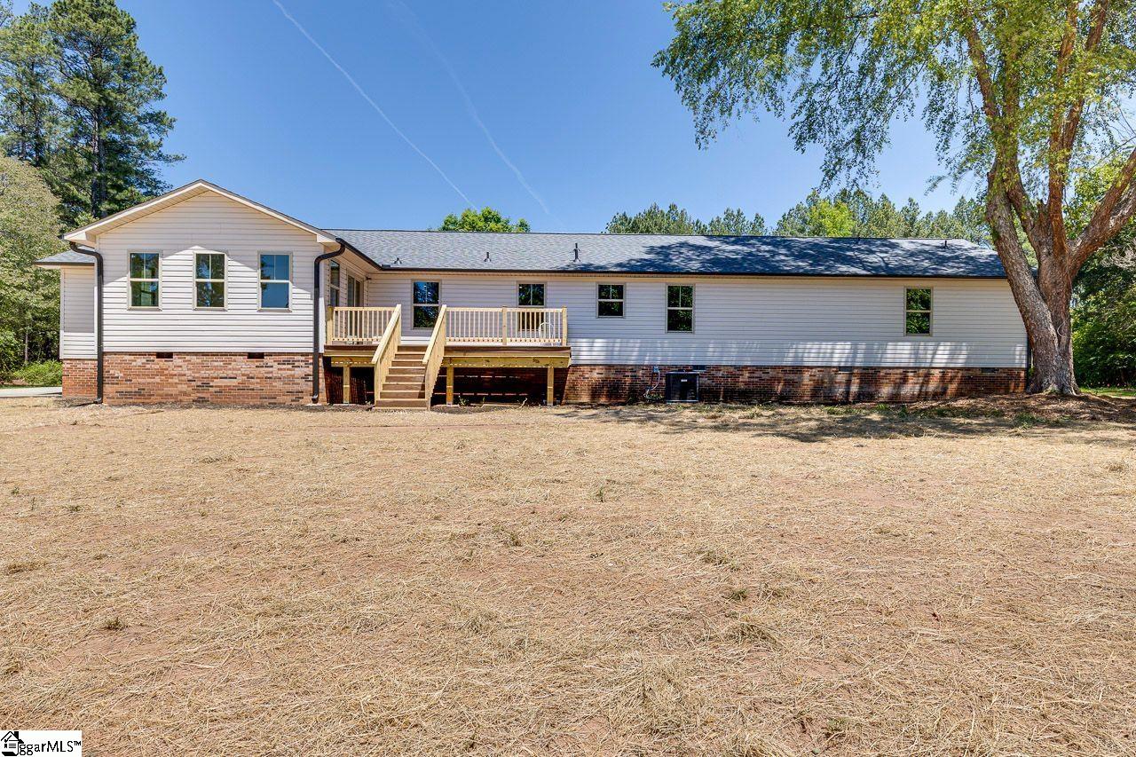 1041 Motlow School Road Campobello, SC 29322