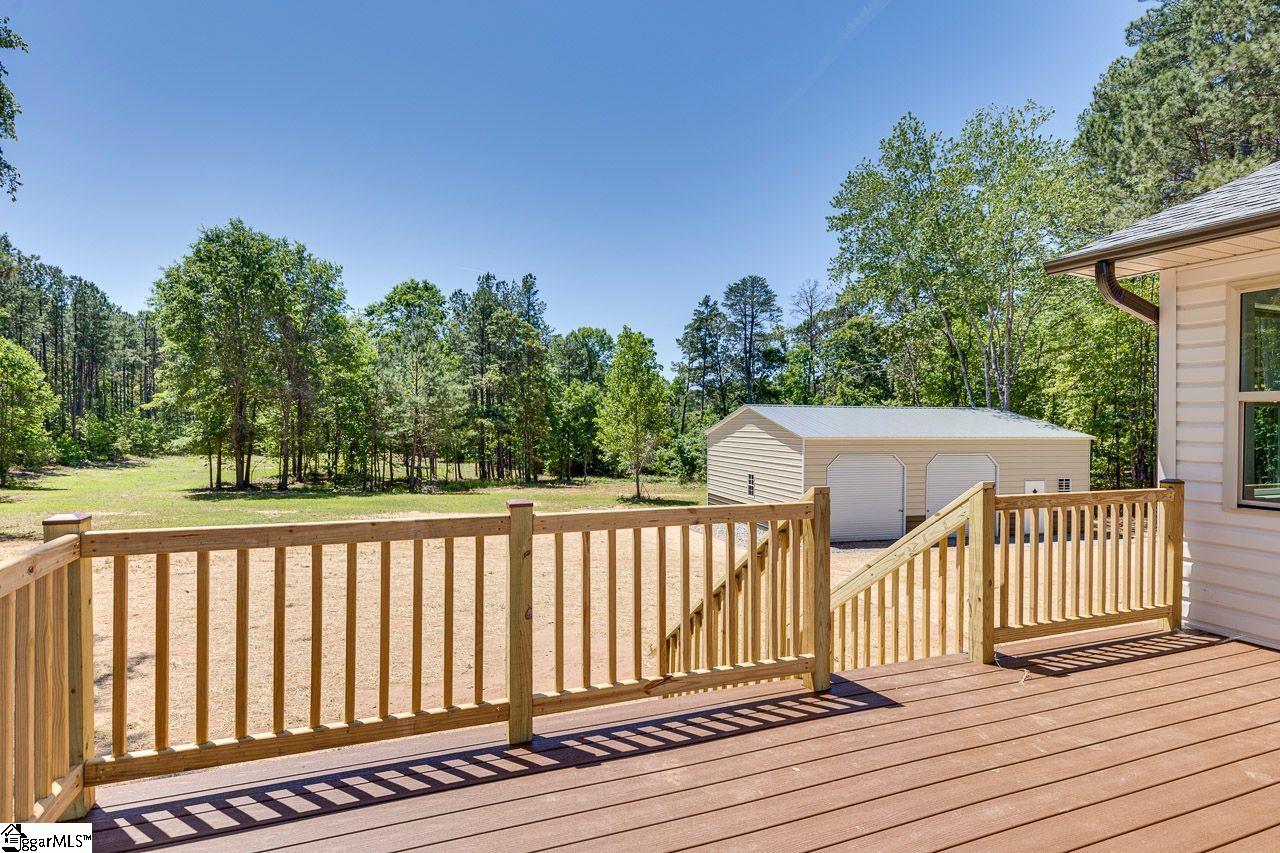 1041 Motlow School Road Campobello, SC 29322