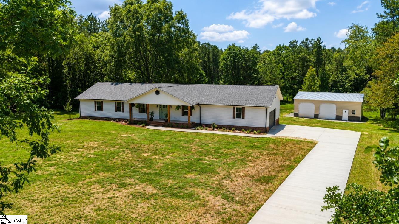 1041 Motlow School Road Campobello, SC 29322