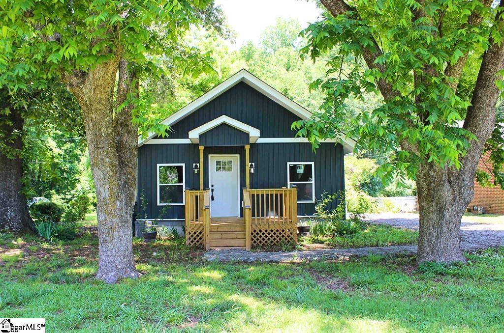 1208 W Main Street Laurens, SC 29360