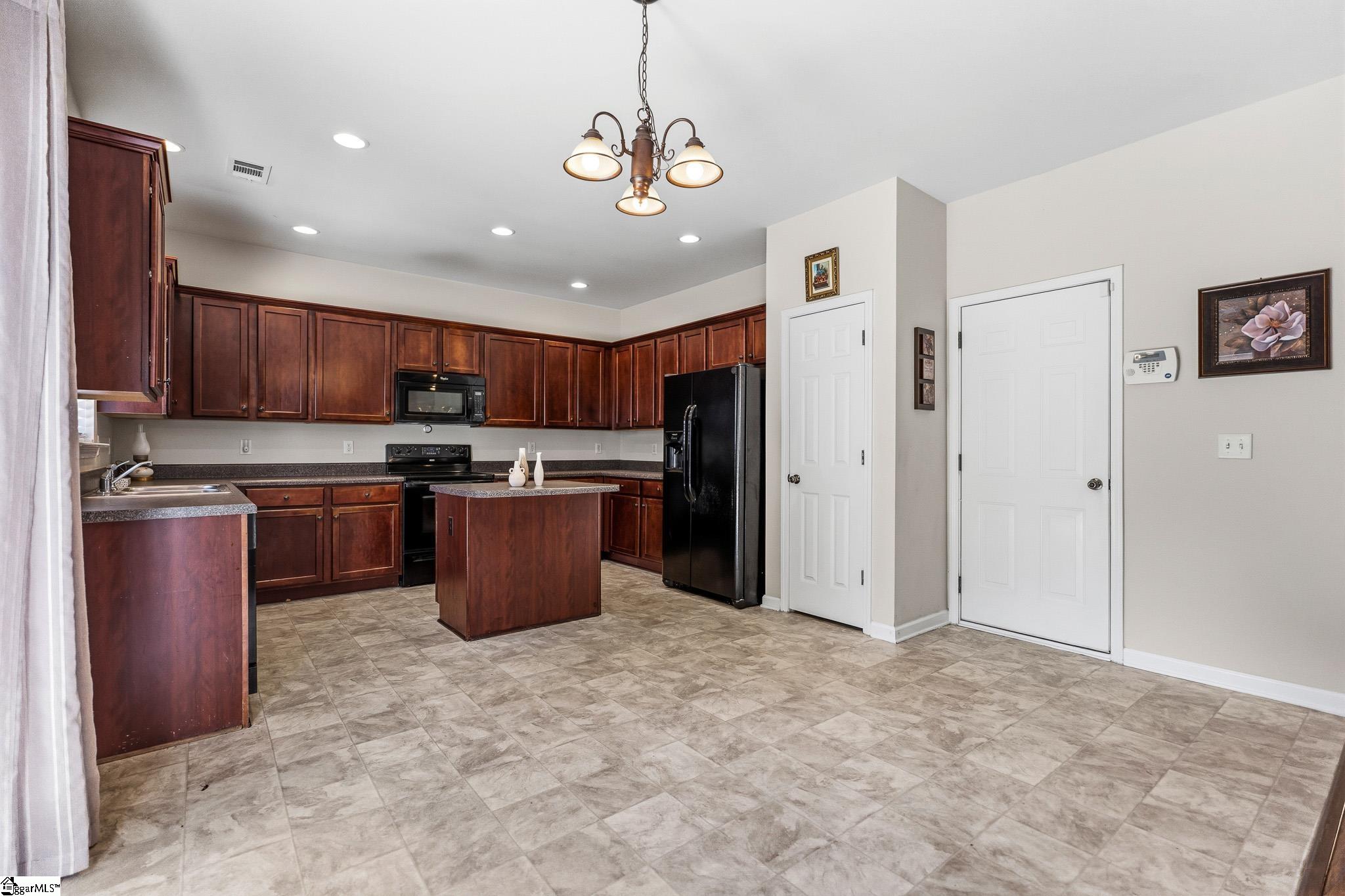 38 Golden Acre Court Simpsonville, SC 29681