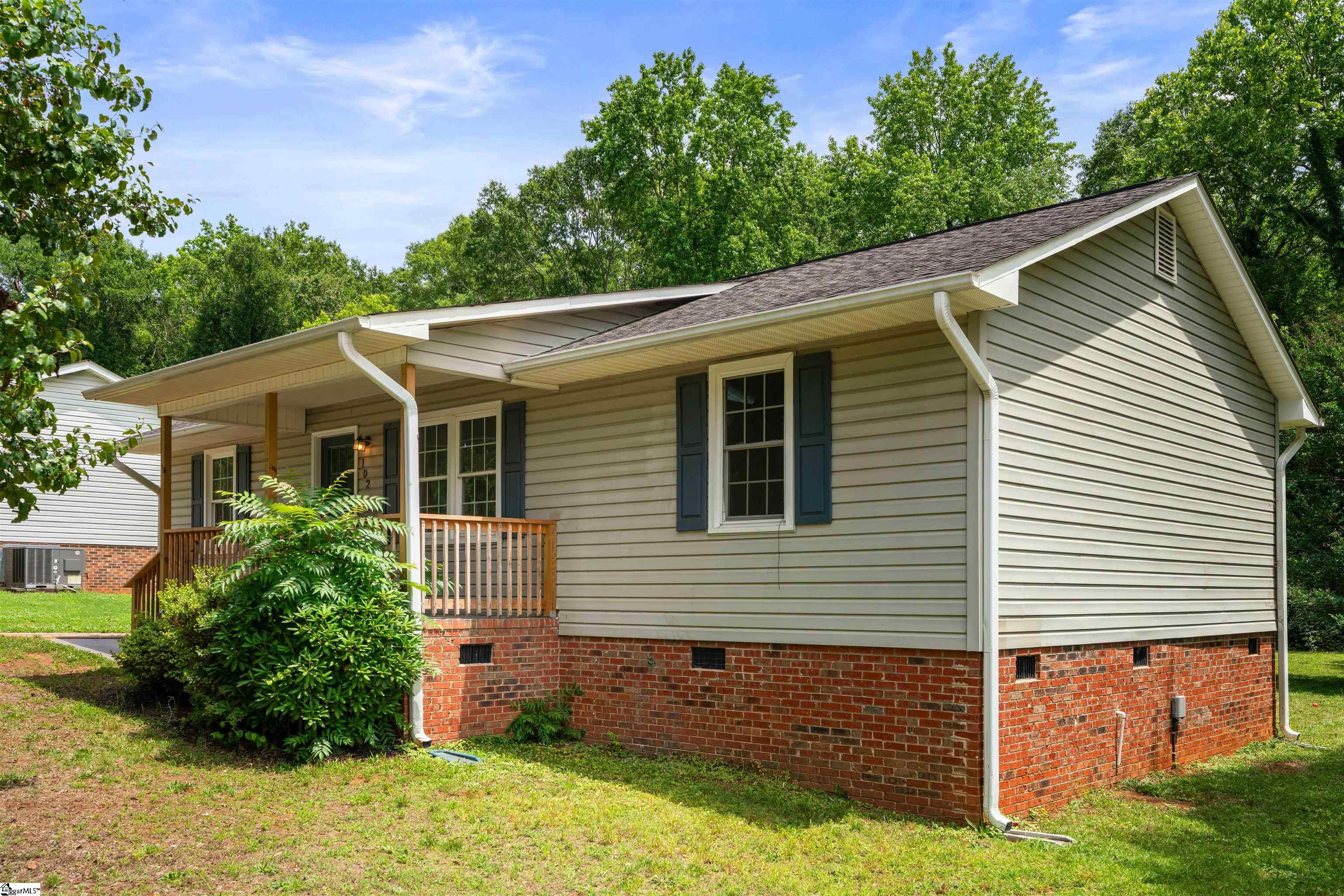 102 Pyle Court Spartanburg, SC 29306