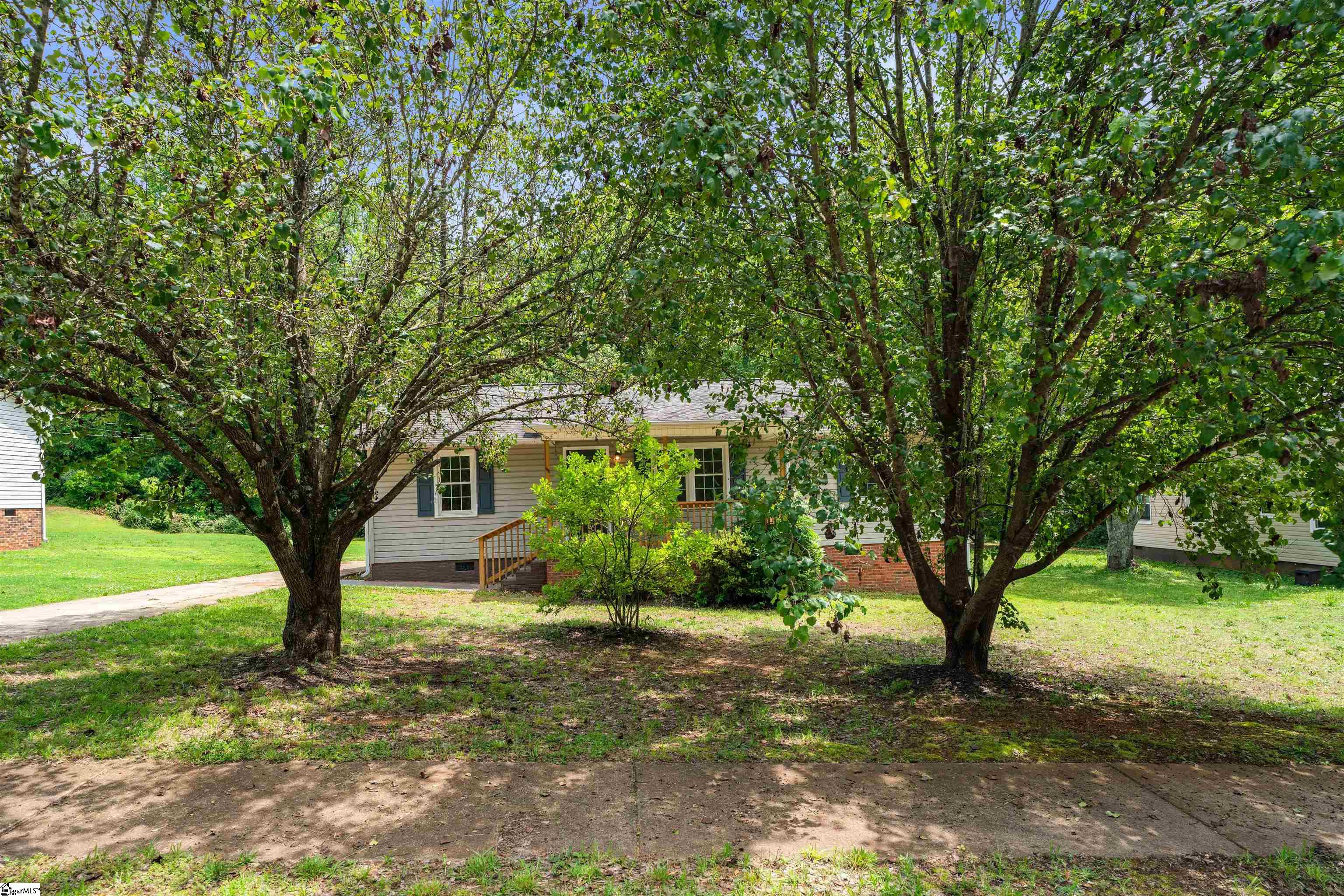 102 Pyle Court Spartanburg, SC 29306
