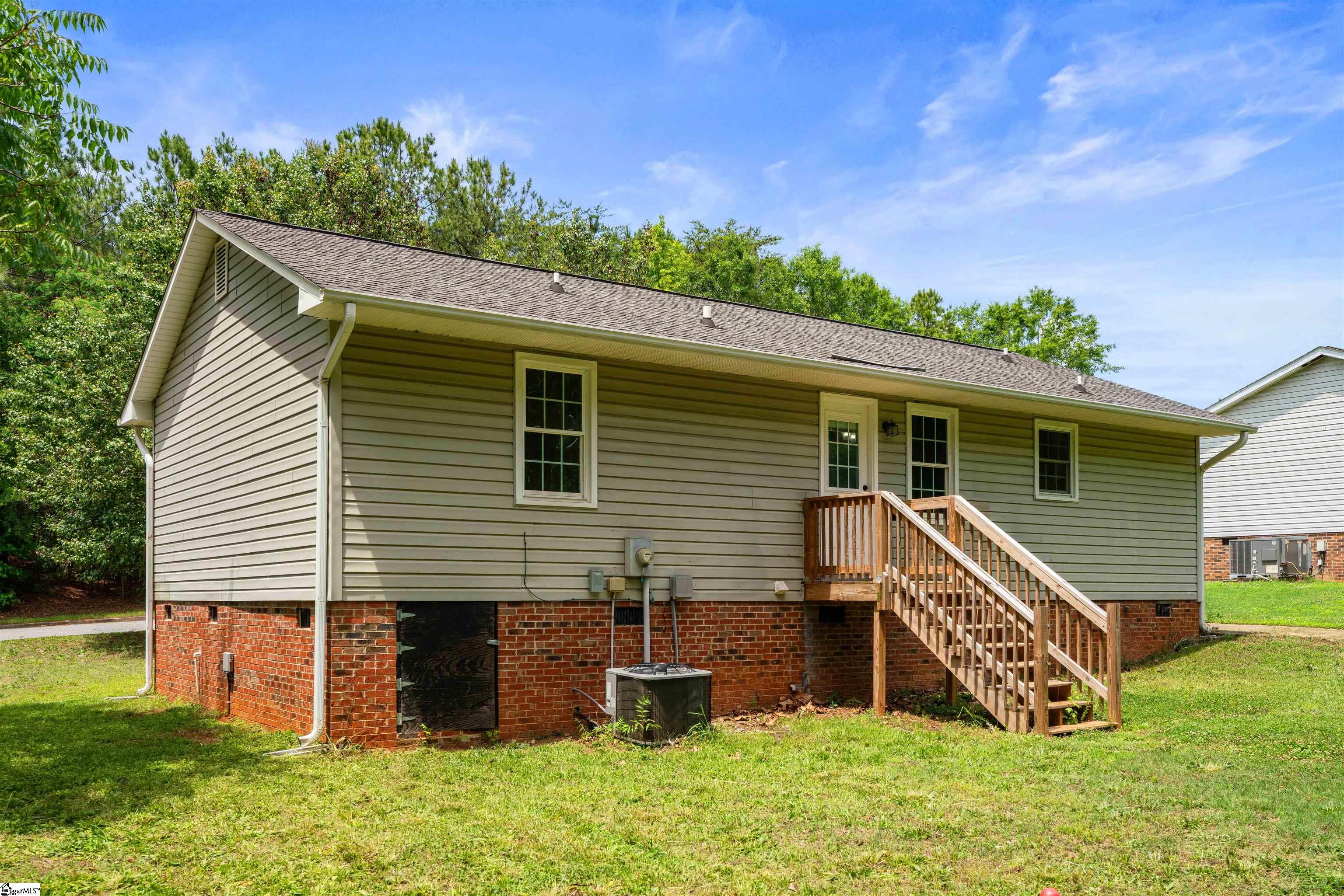 102 Pyle Court Spartanburg, SC 29306