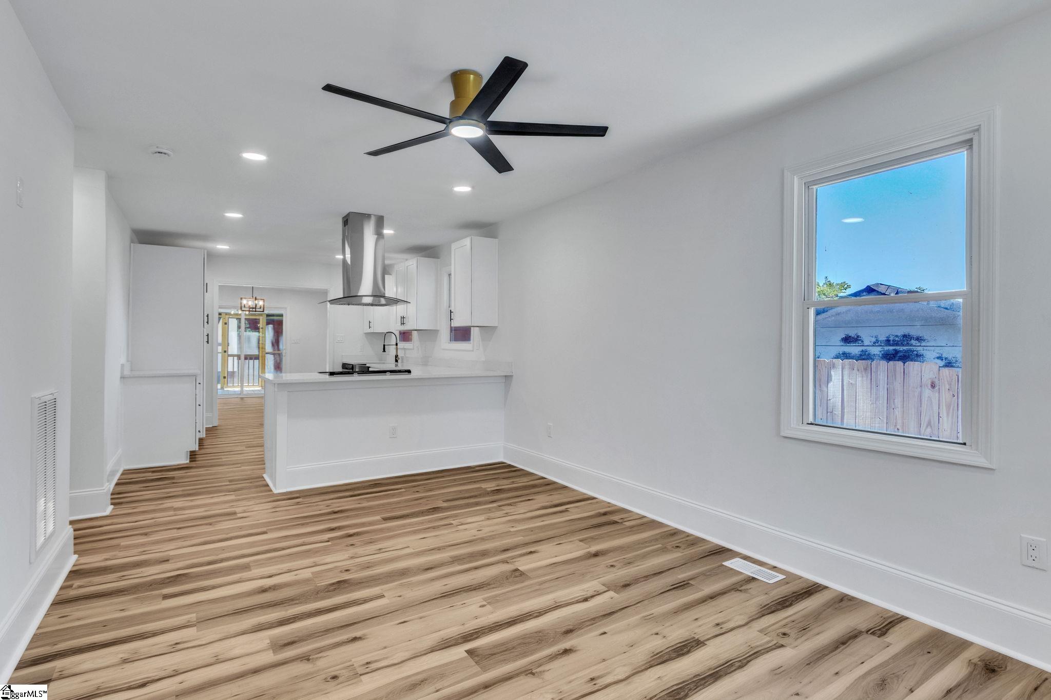 7 Hendricks Street Greenville, SC 29607