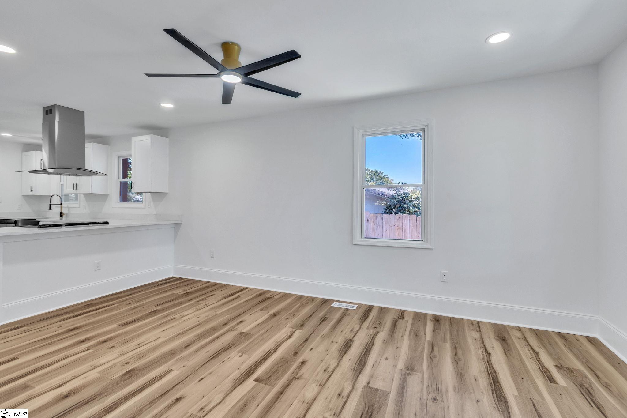 7 Hendricks Street Greenville, SC 29607
