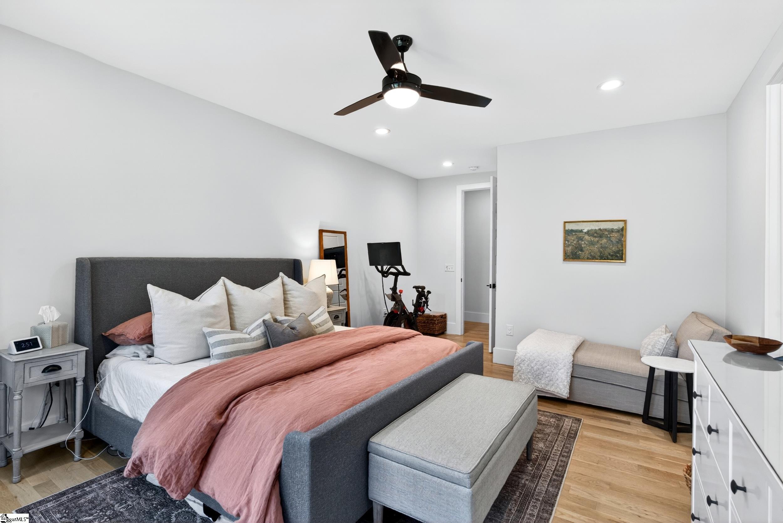 20 Village Crest Drive Greenville, SC 29607