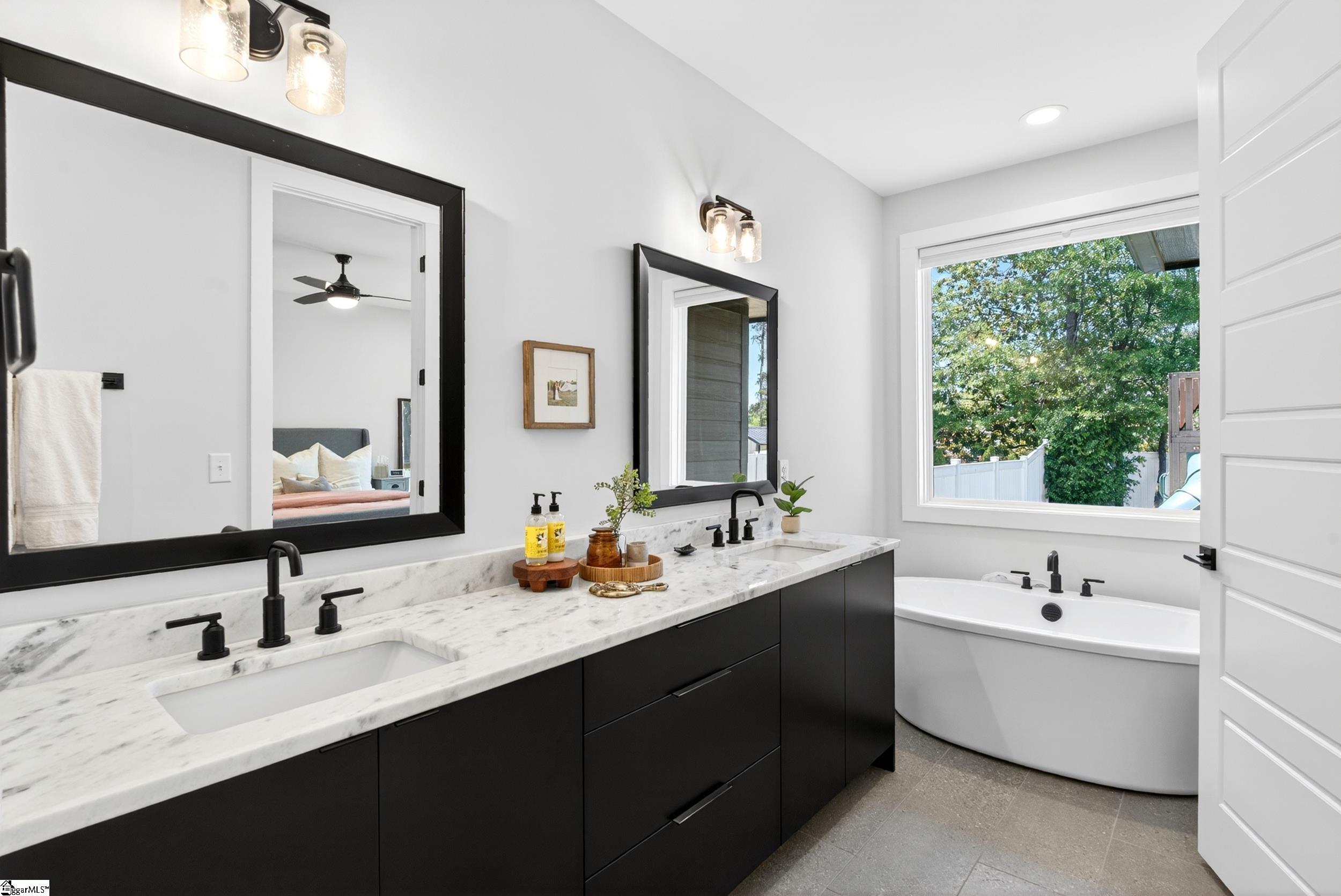 20 Village Crest Drive Greenville, SC 29607