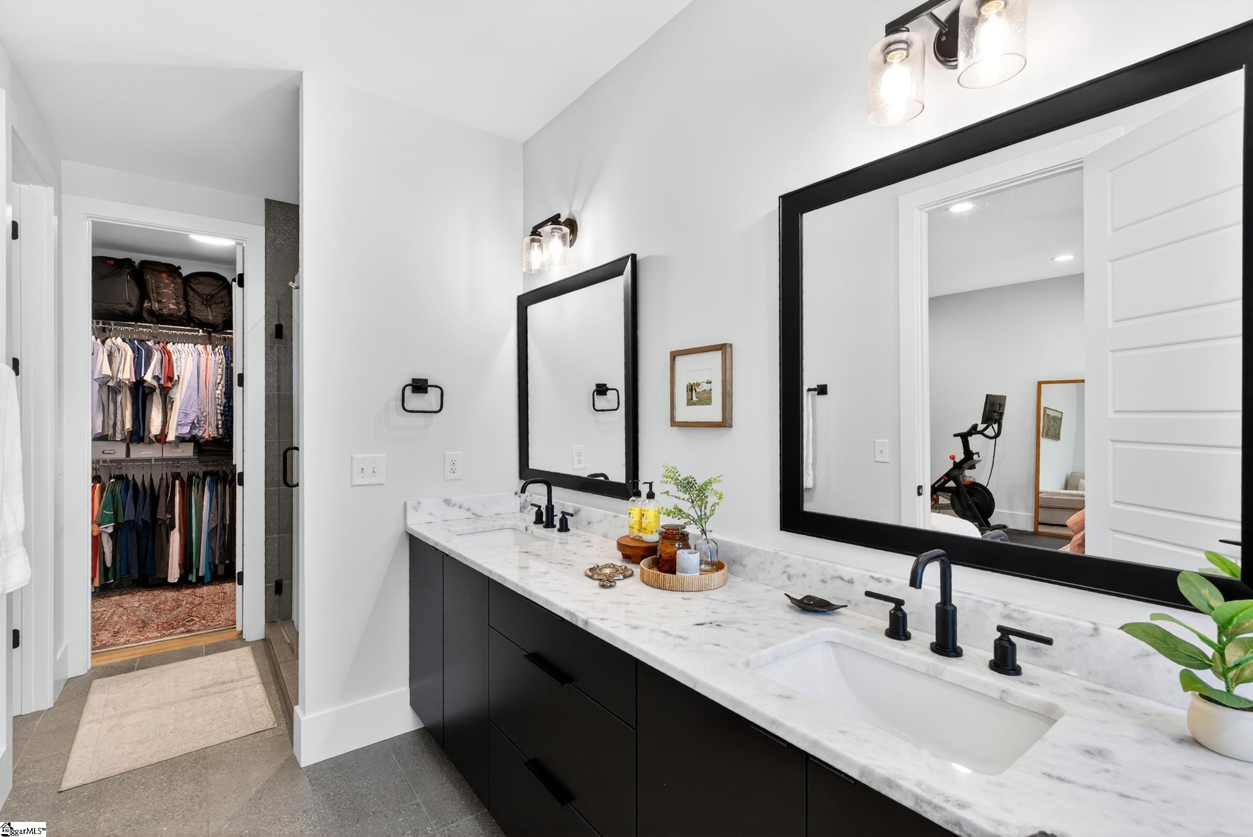 20 Village Crest Drive Greenville, SC 29607