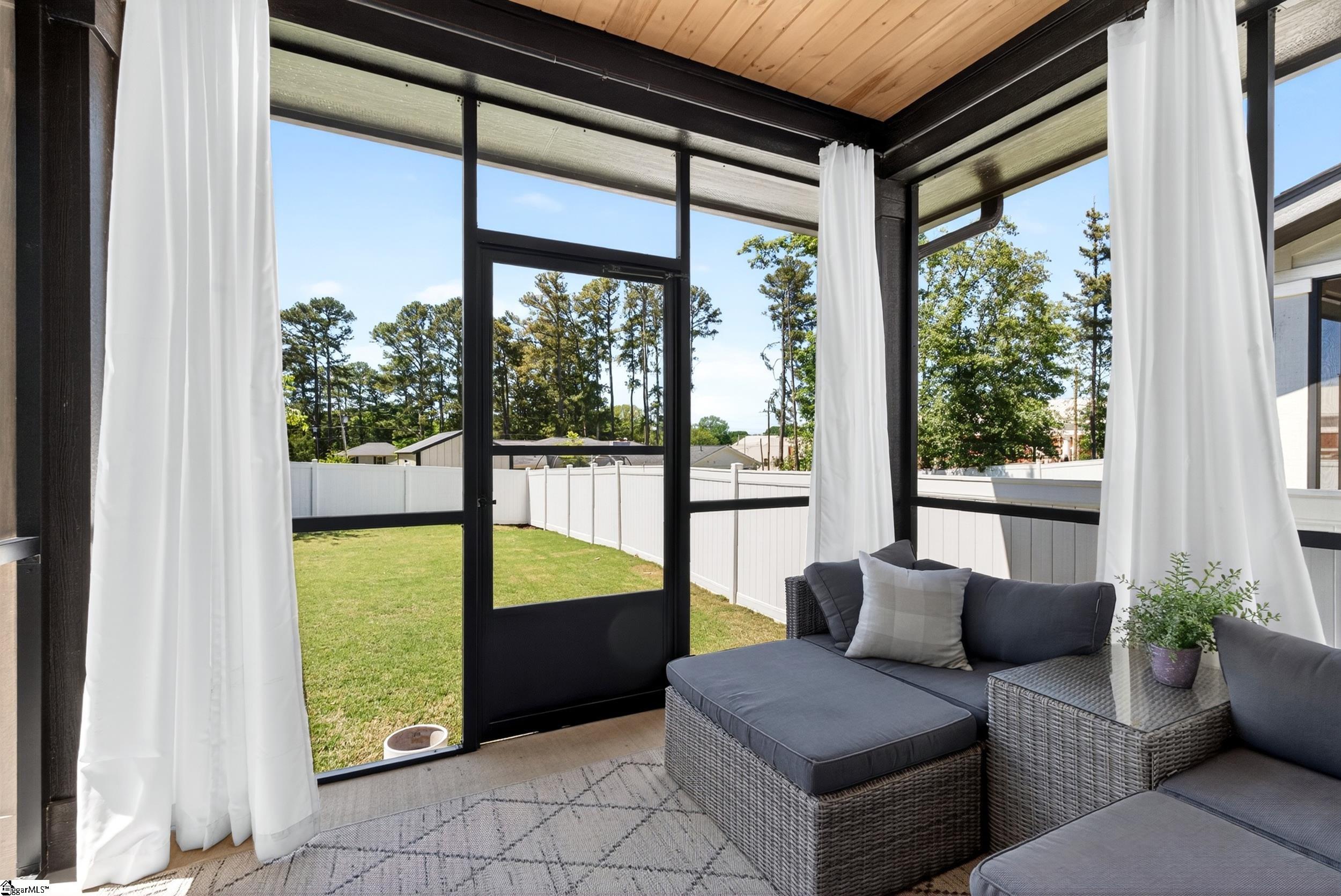20 Village Crest Drive Greenville, SC 29607