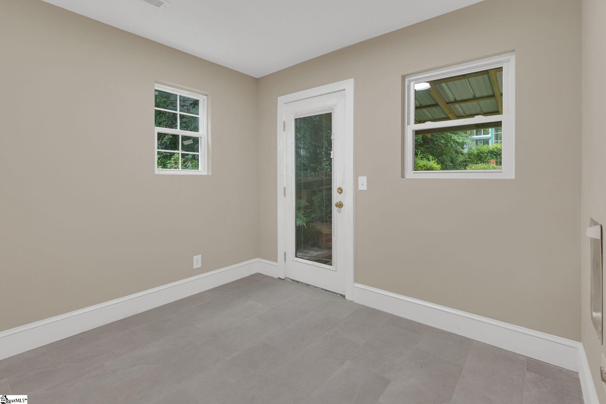 14 Dixie Avenue Greenville, SC 29607-1420