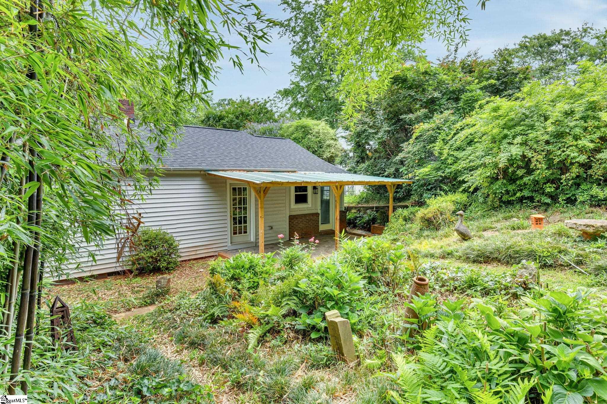 14 Dixie Avenue Greenville, SC 29607-1420