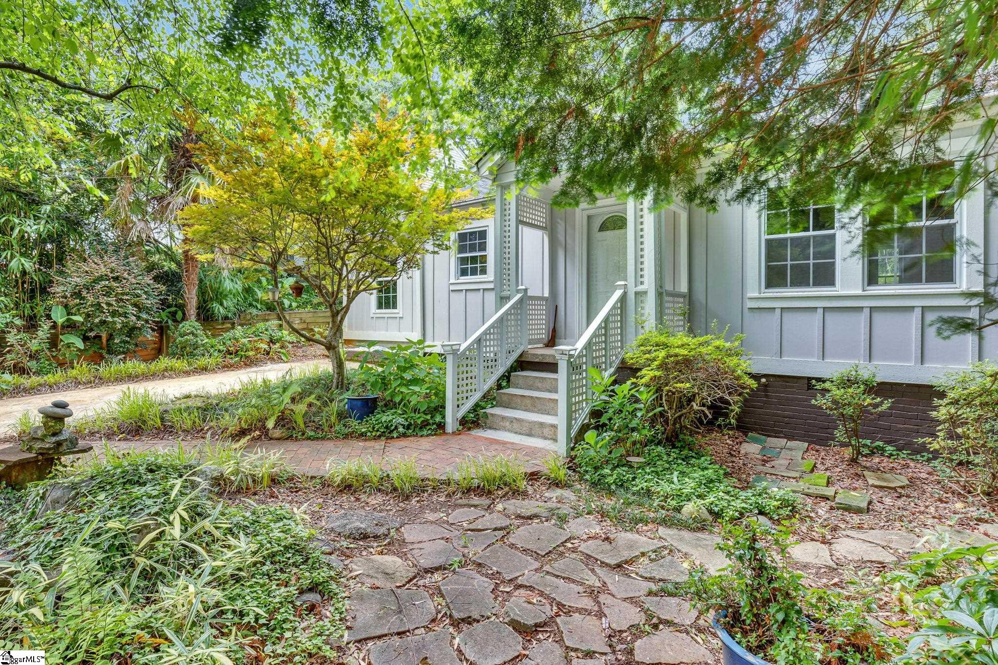 14 Dixie Avenue Greenville, SC 29607-1420