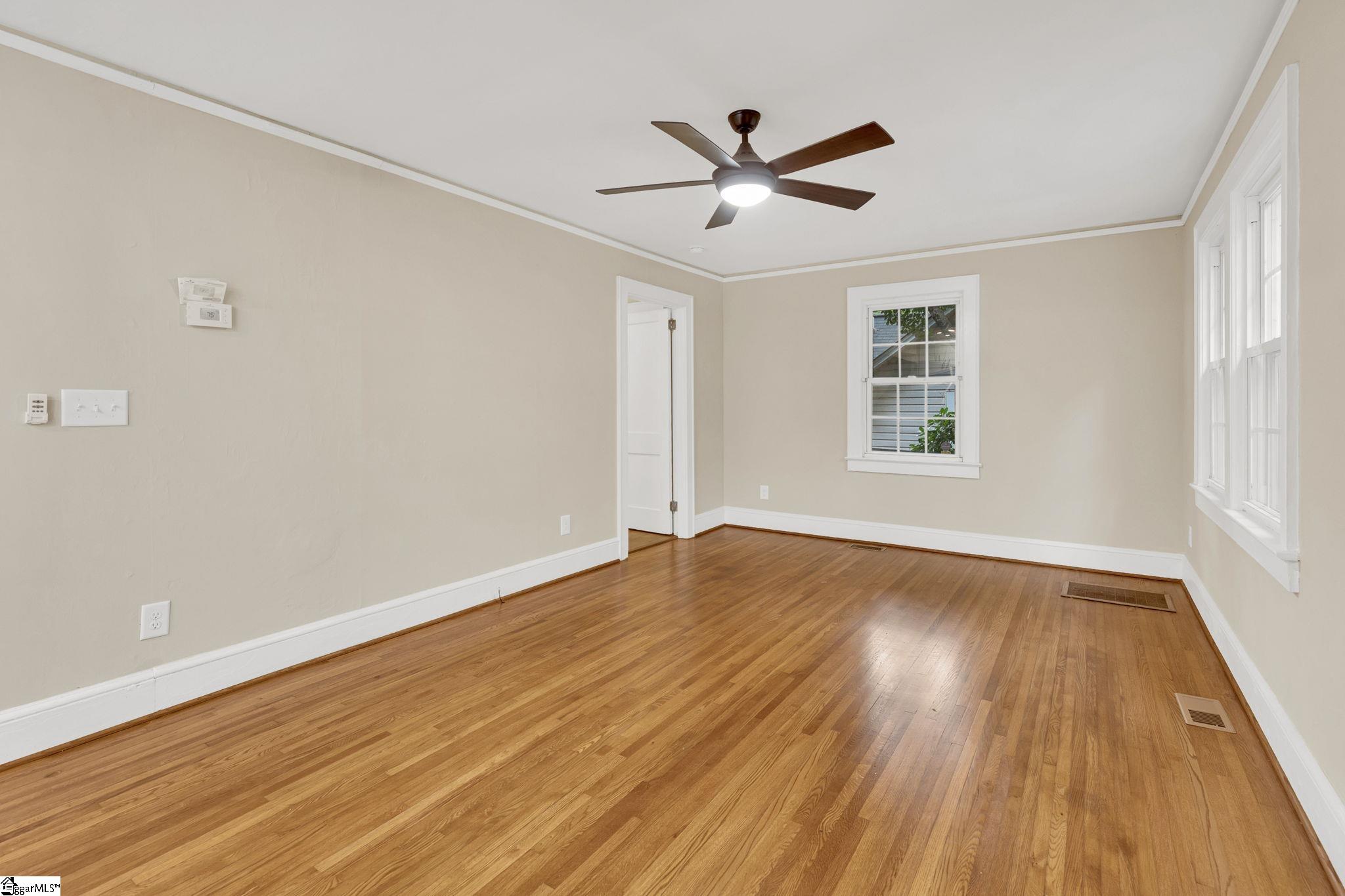 14 Dixie Avenue Greenville, SC 29607-1420