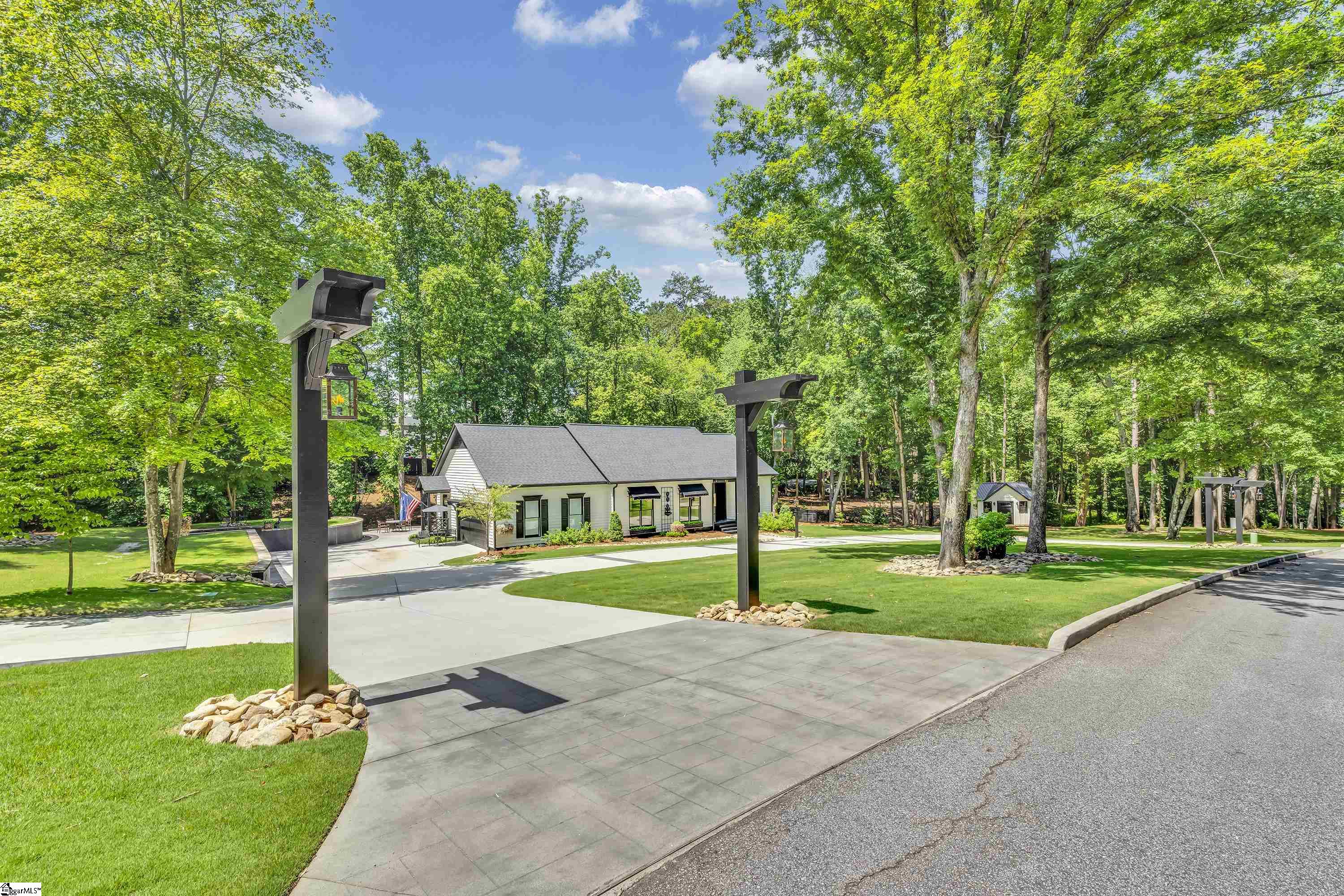514 Huntington Road Greenville, SC 29615