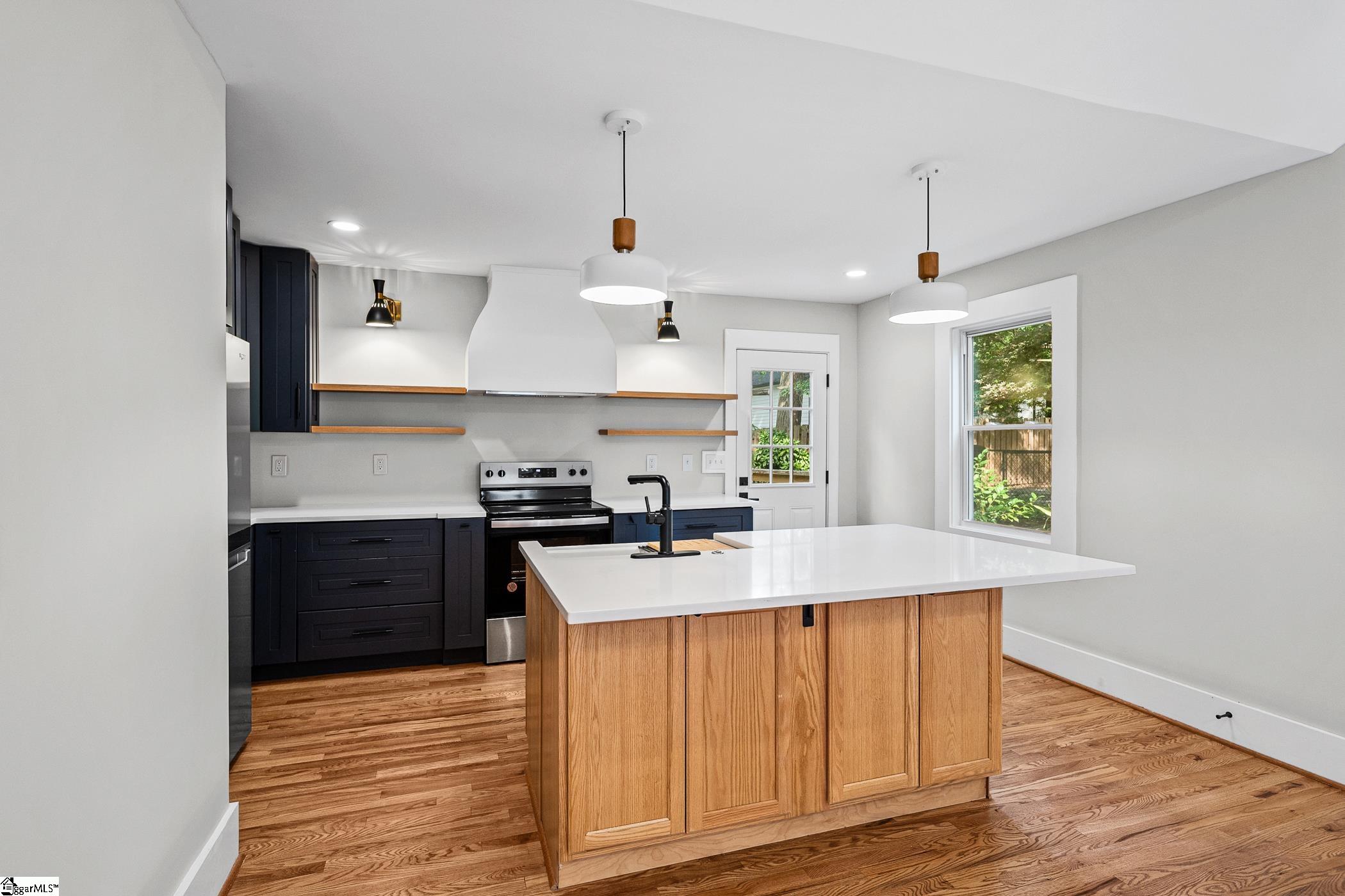 8 Amherst Avenue Greenville, SC 29605