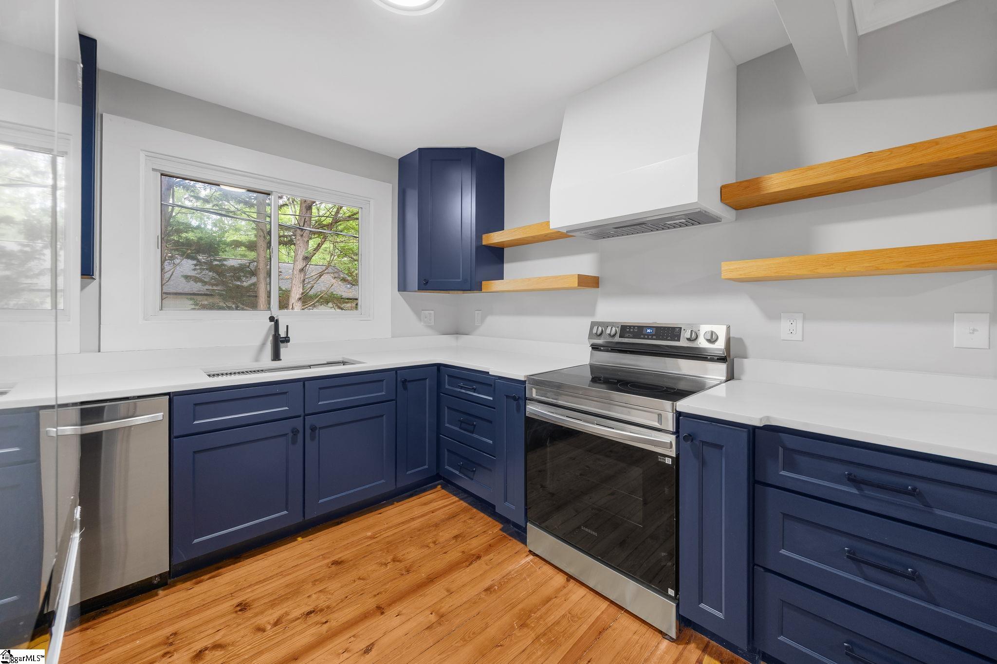 8 Amherst Avenue Greenville, SC 29605