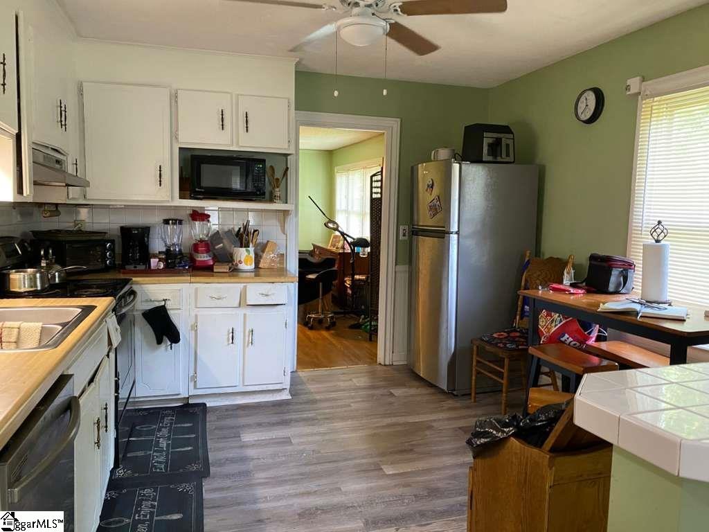14 Pasadena Avenue Greenville, SC 29605-2304