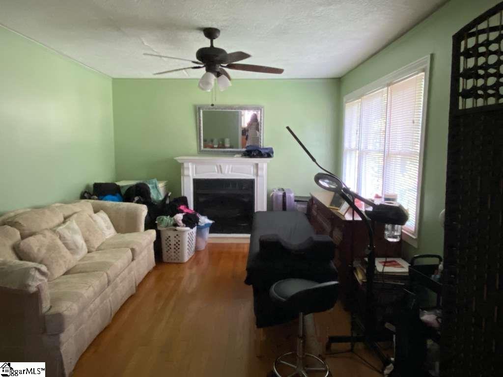 14 Pasadena Avenue Greenville, SC 29605-2304