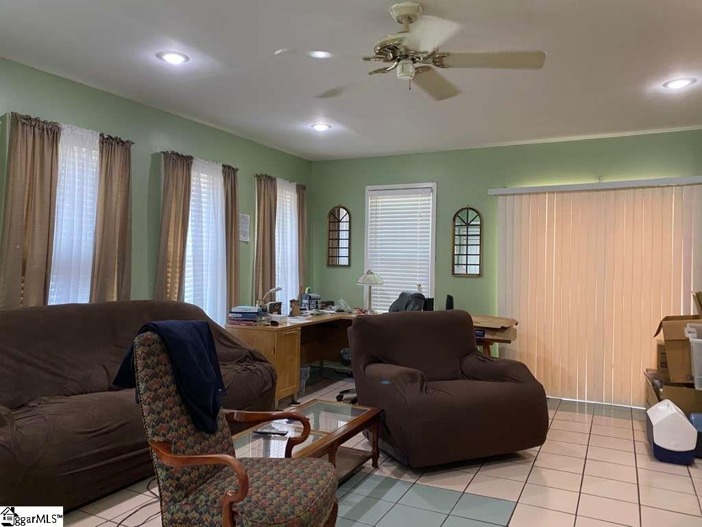 14 Pasadena Avenue Greenville, SC 29605-2304