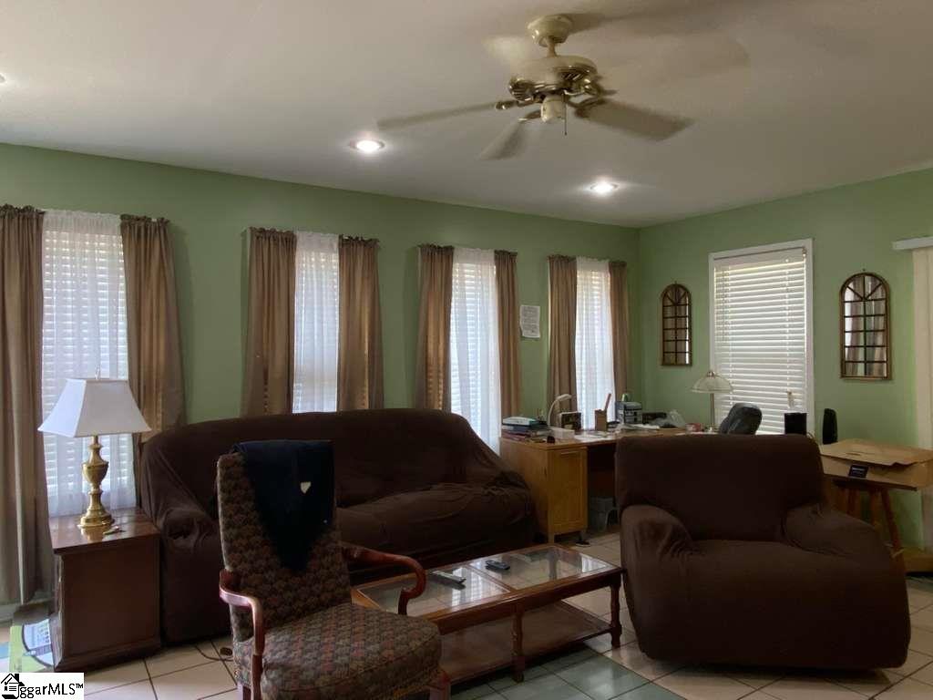 14 Pasadena Avenue Greenville, SC 29605-2304