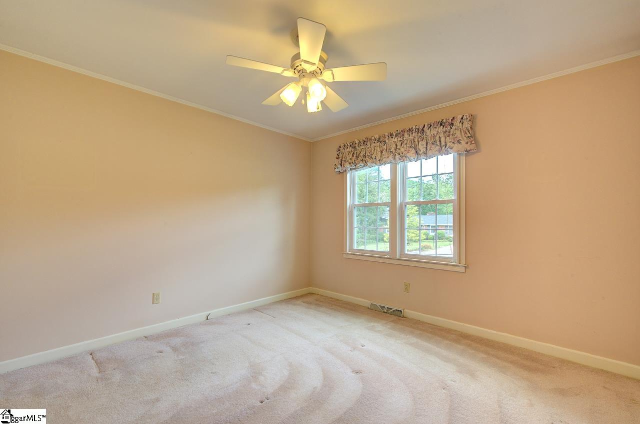5 Fernwood Drive Taylors, SC 29687