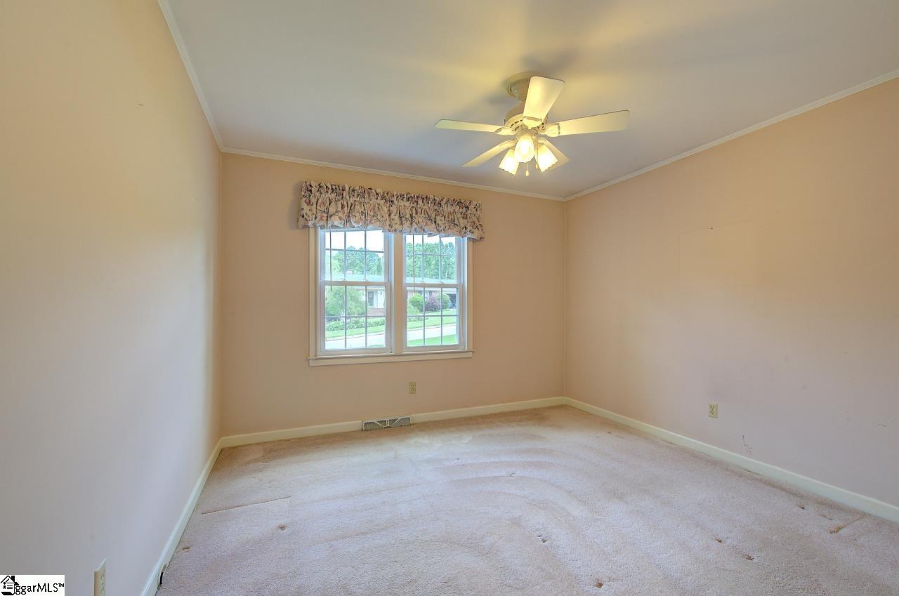 5 Fernwood Drive Taylors, SC 29687