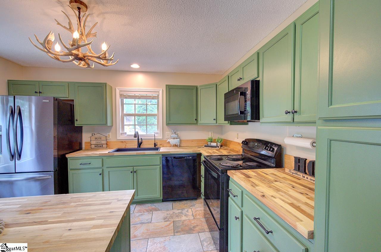 189 Caledonia Road Landrum, SC 29356