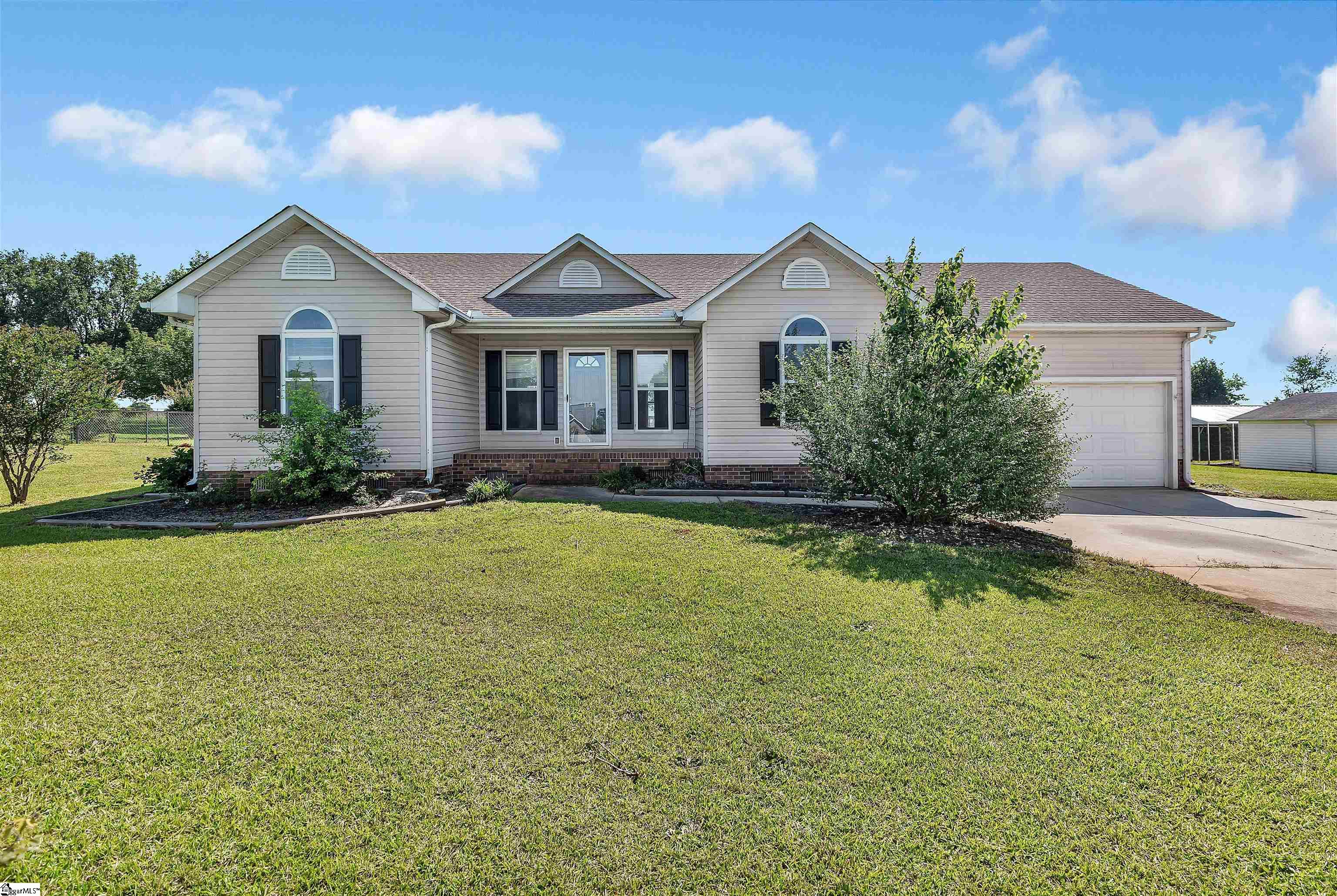 114 Meadowood Drive Anderson, SC 29626