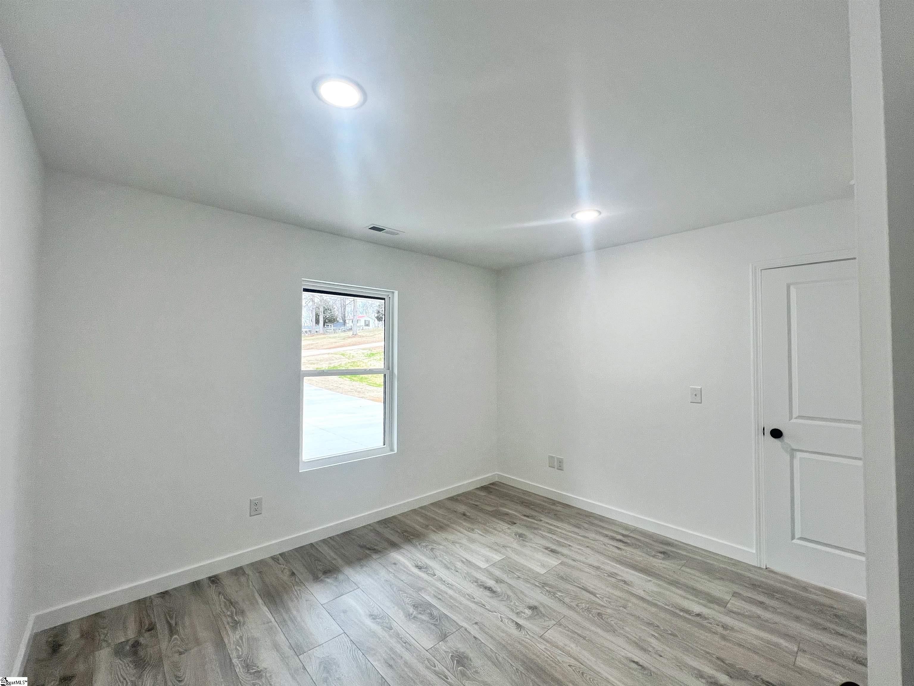 285/287 Scenic Avenue Campobello, SC 29322