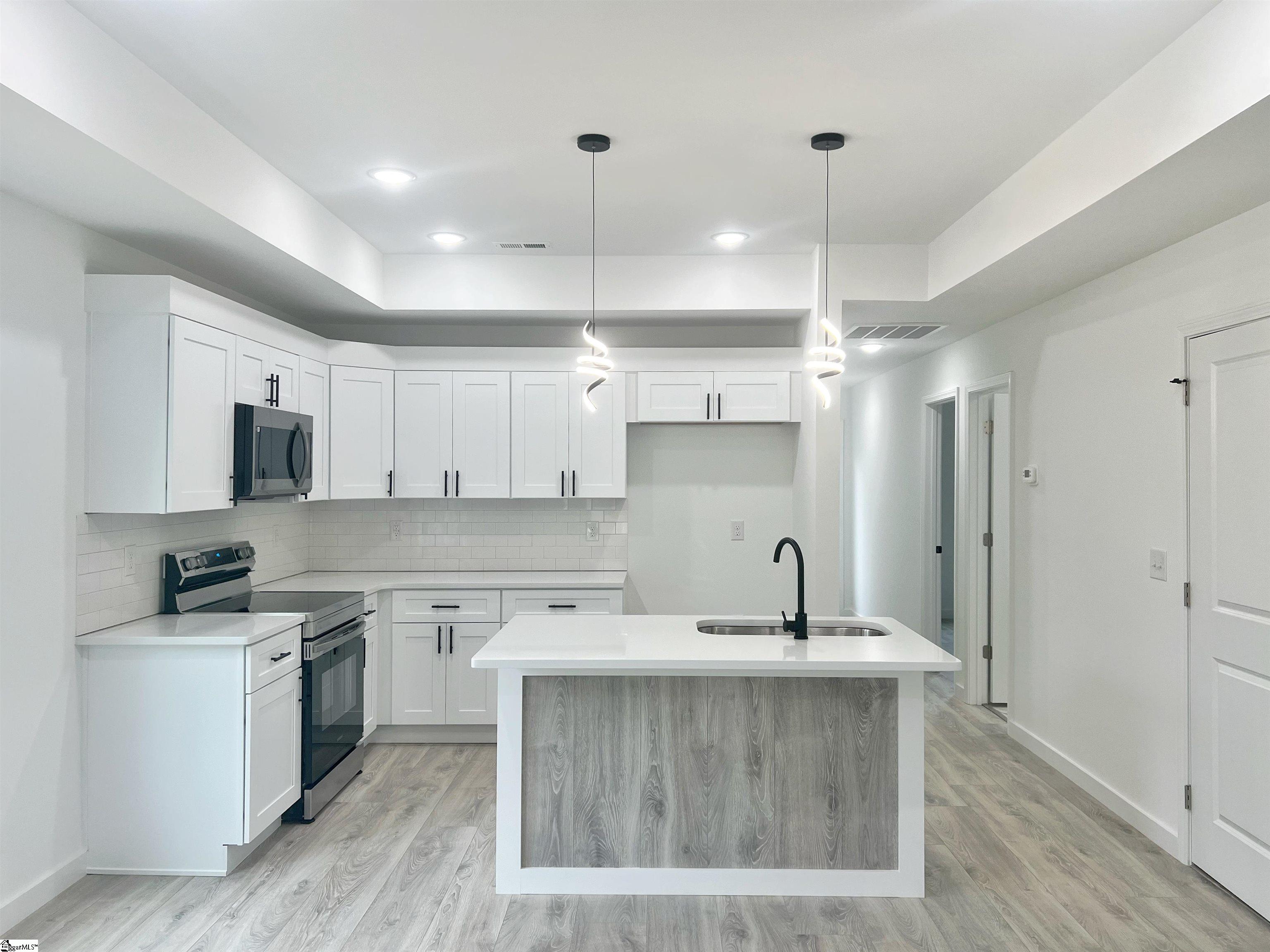 285/287 Scenic Avenue Campobello, SC 29322