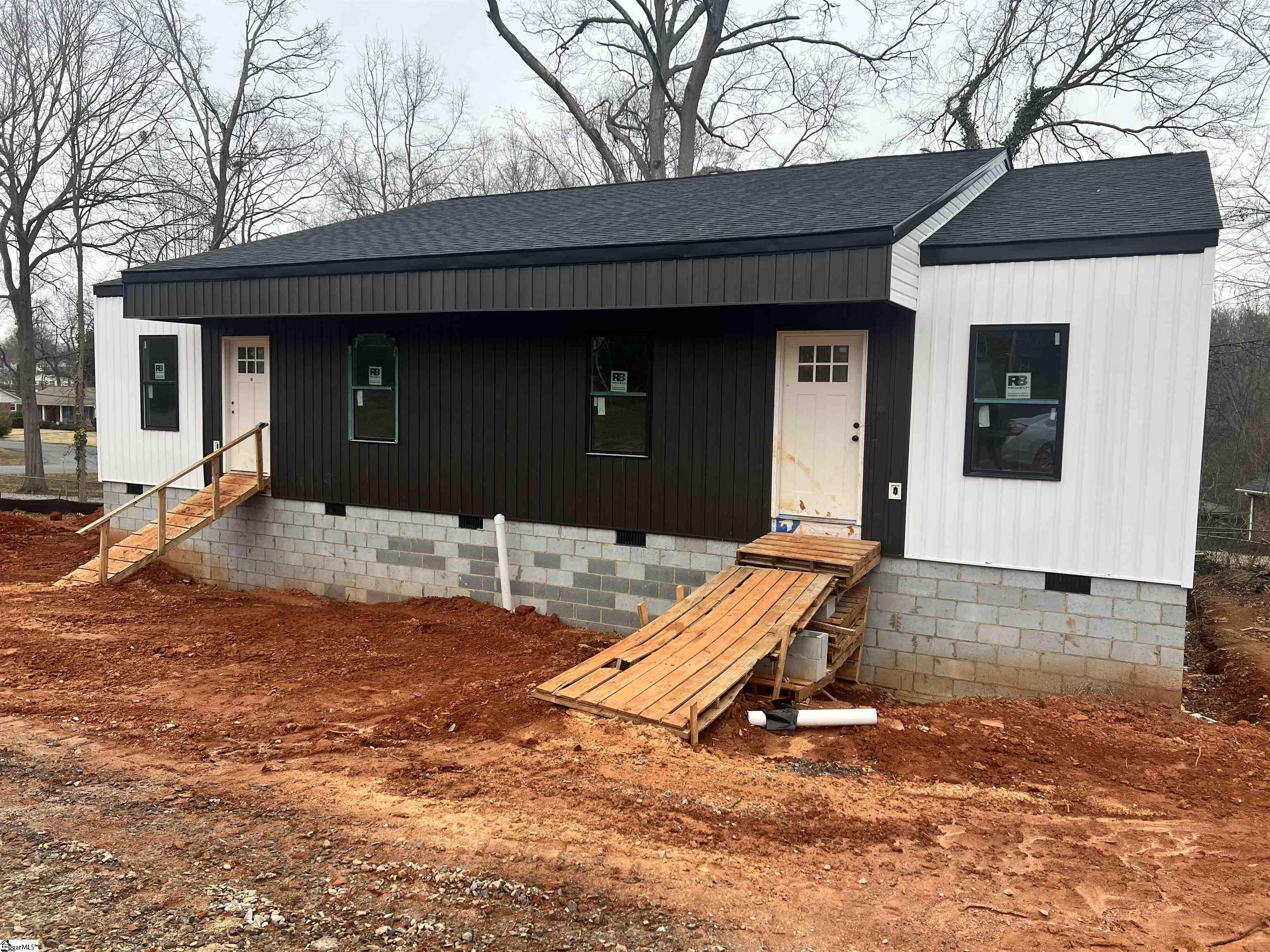 142/144 Andover Road Spartanburg, SC 29322