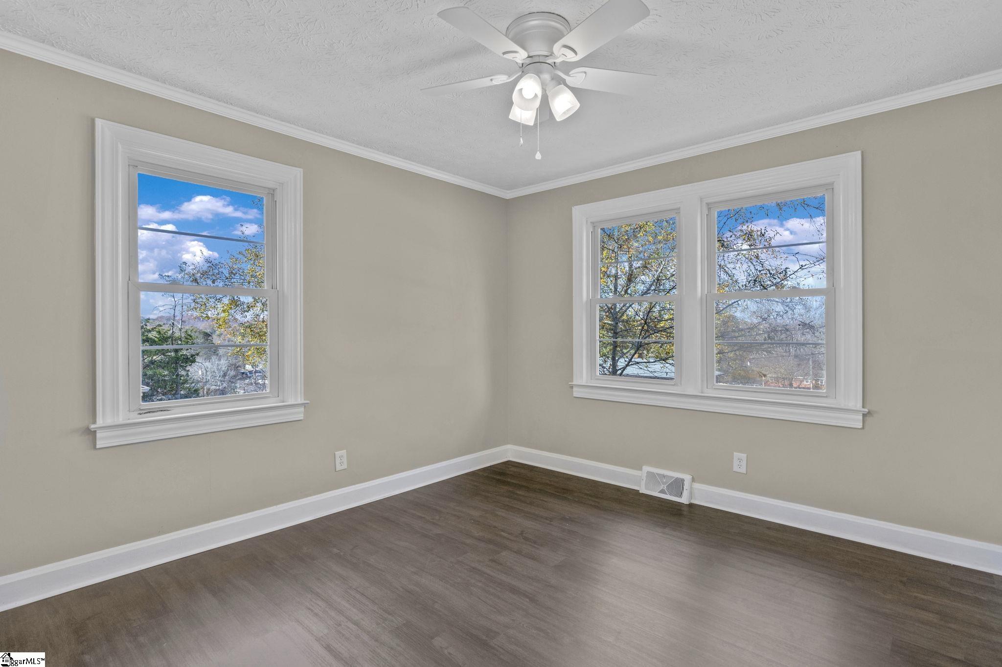24 N Harbor Drive Greenville, SC 29611