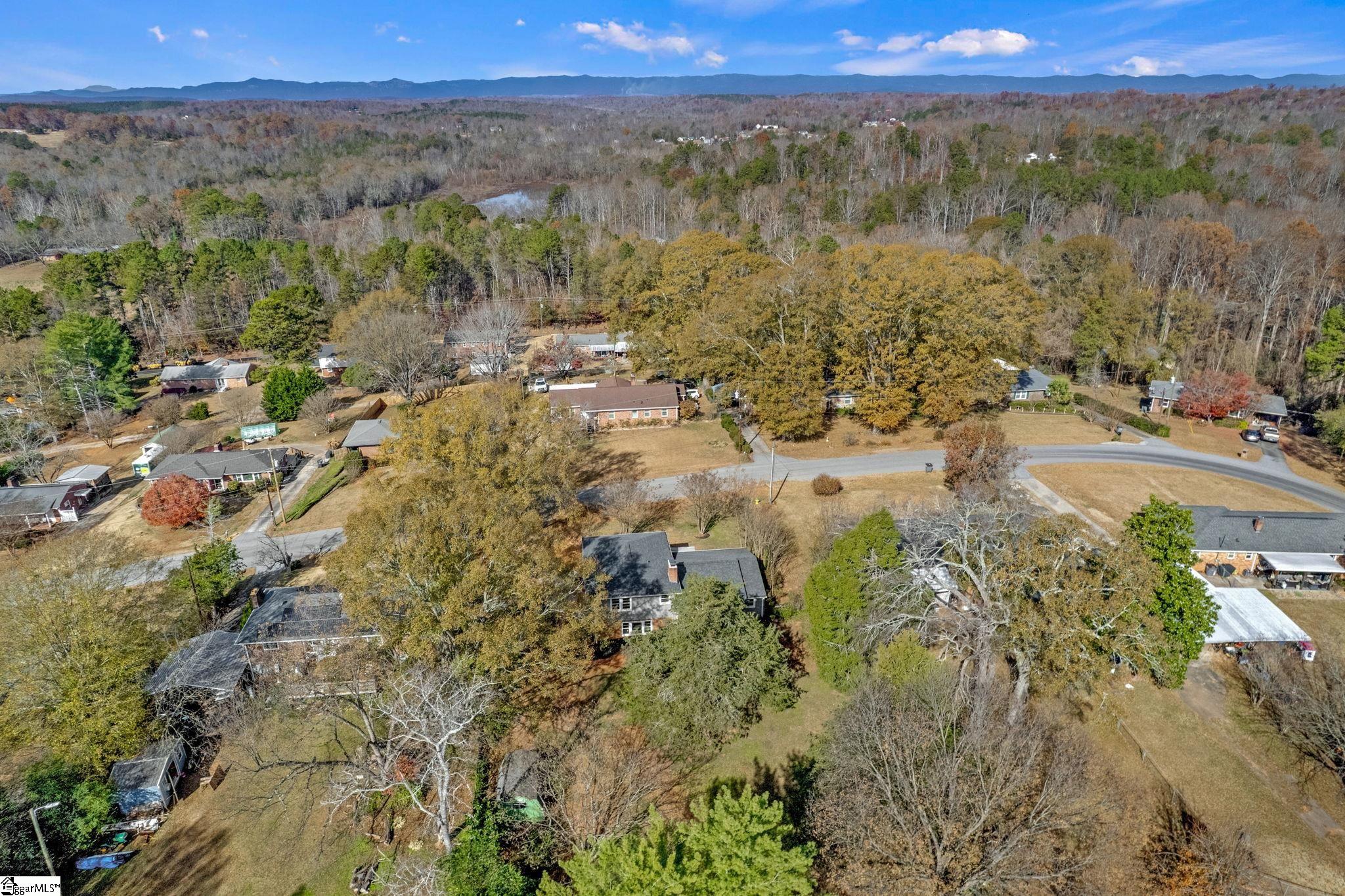 24 N Harbor Drive Greenville, SC 29611