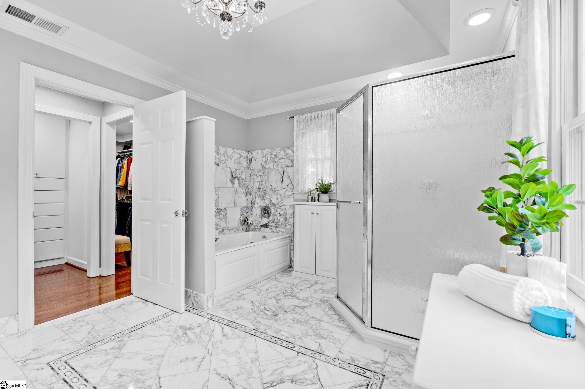 11 Ridgeland Drive Greenville, SC 29601