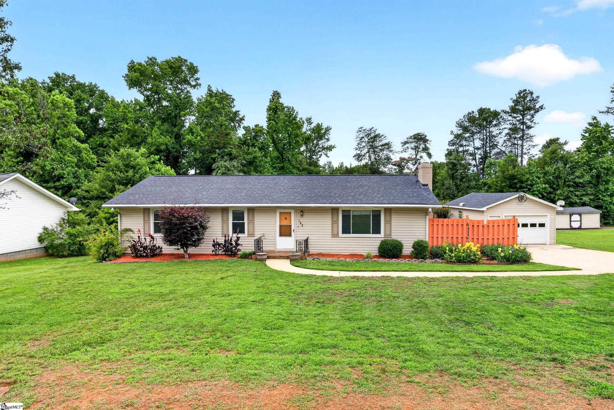 109 Woodruff Court Moore, SC 29369