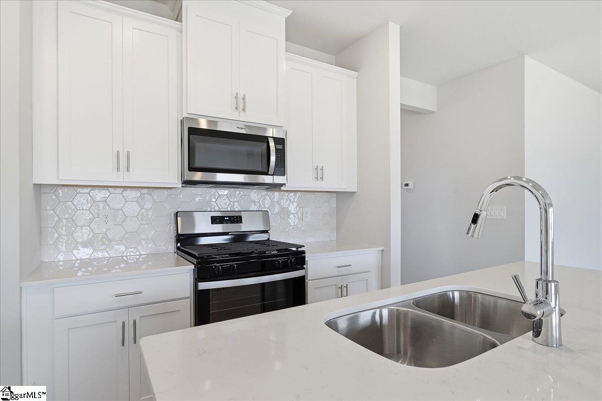 108 Gibbon Way Gray Court, SC 29645
