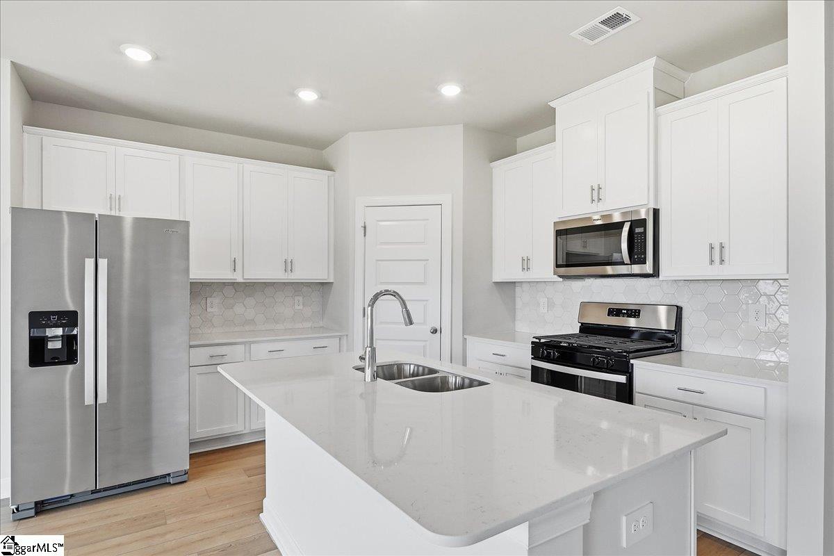 108 Gibbon Way Gray Court, SC 29645