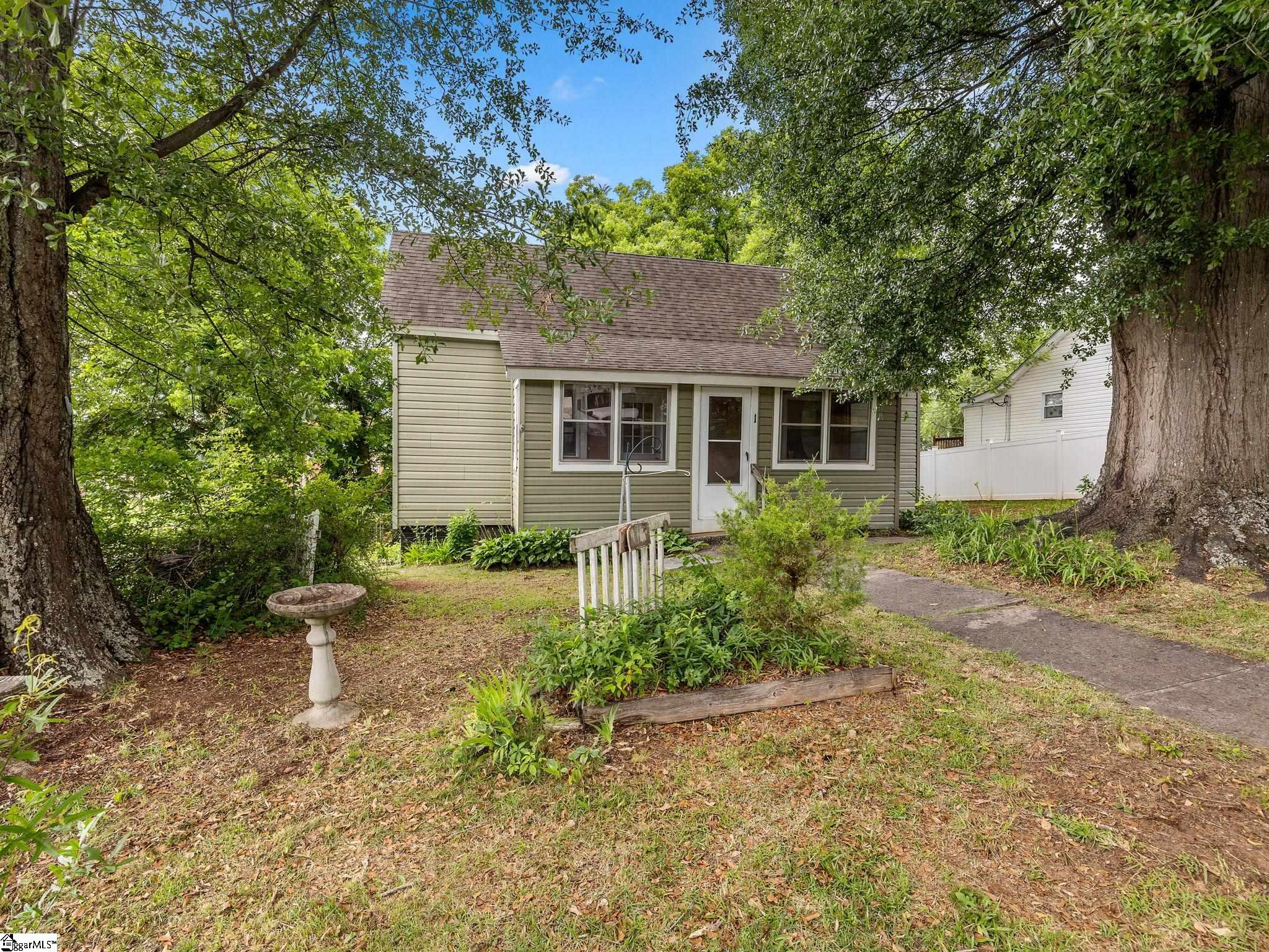 1 F Street Inman, SC 29349