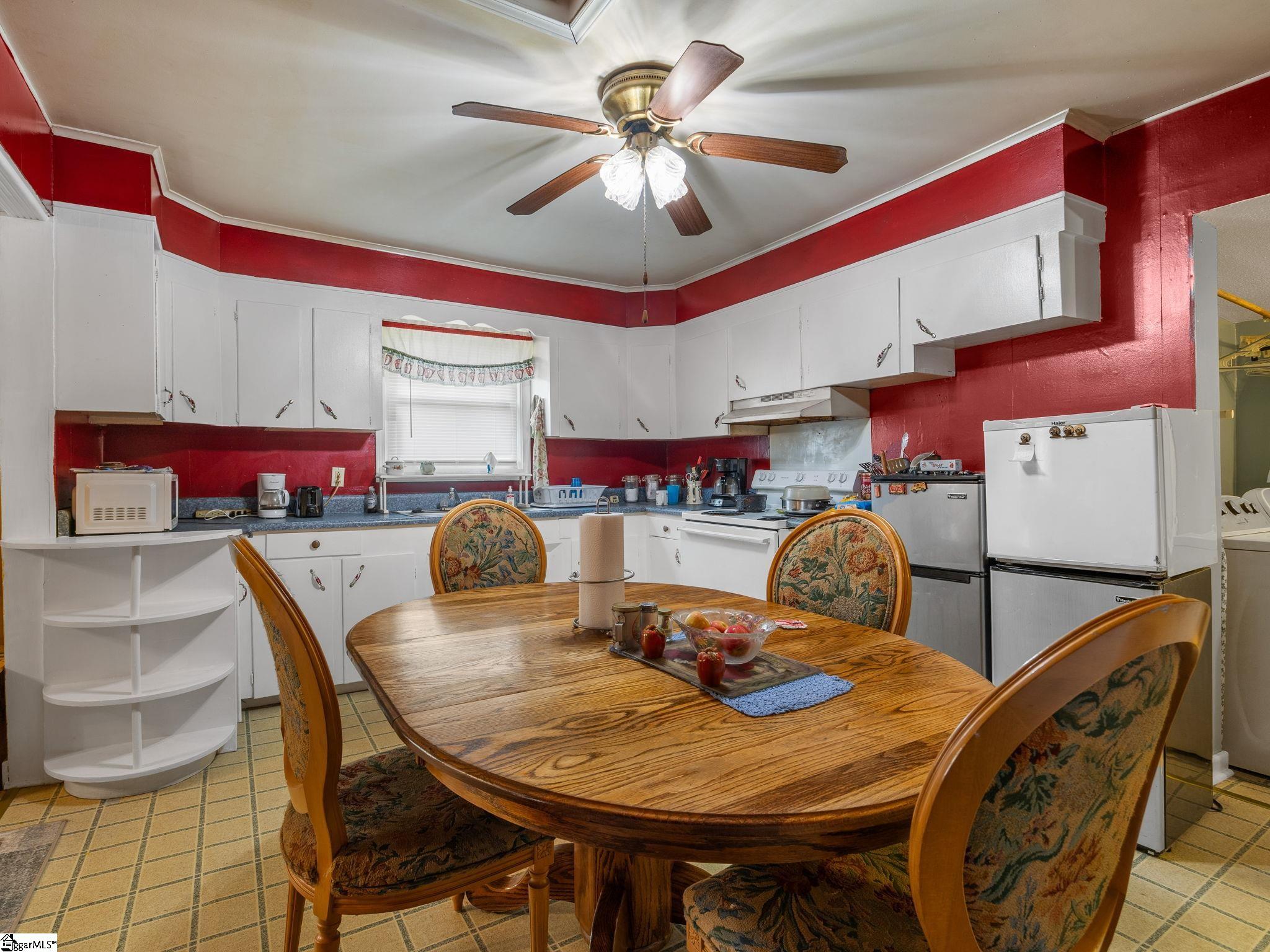 1 F Street Inman, SC 29349