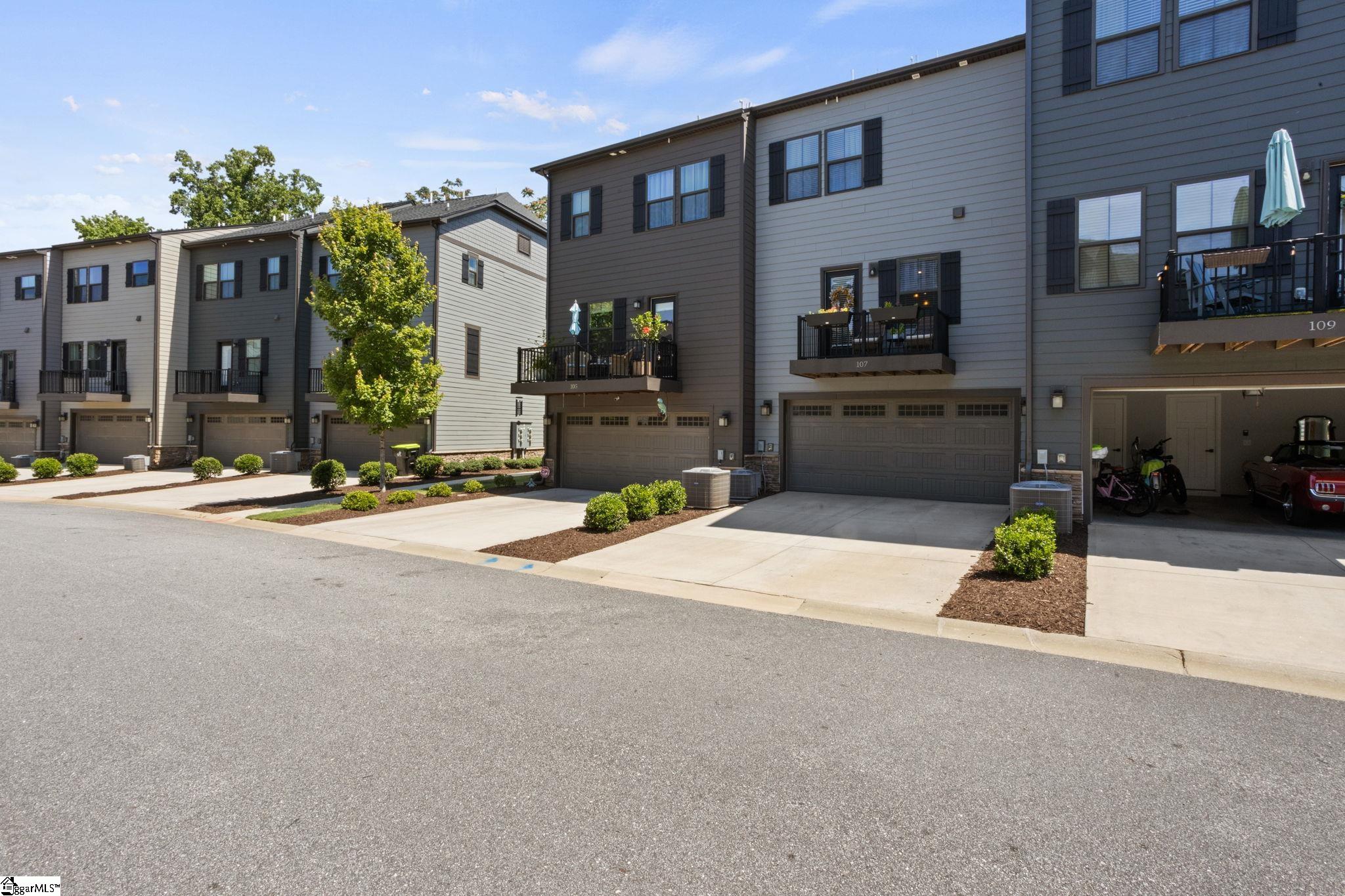 107 Rollins Avenue Greenville, SC 29607