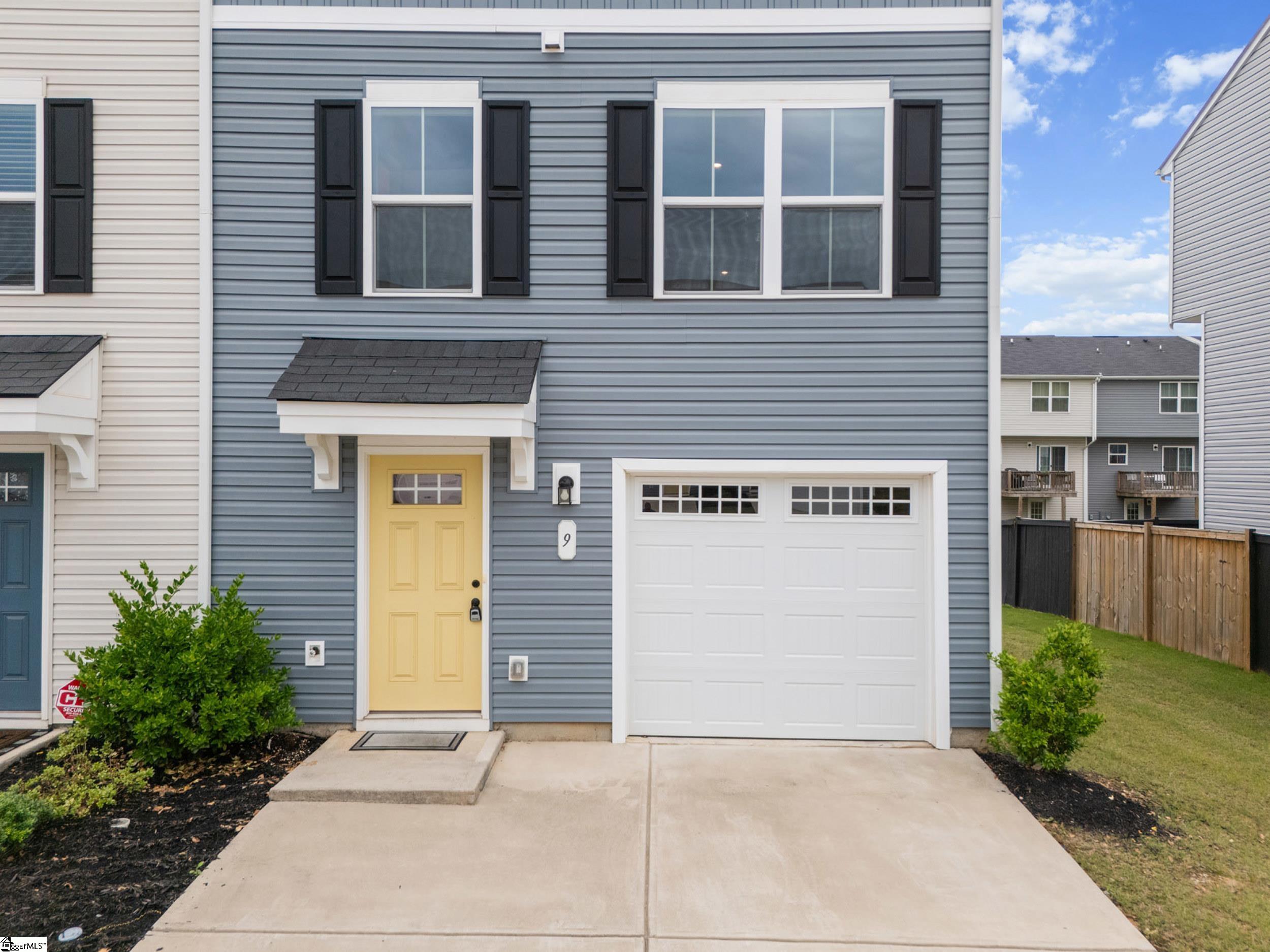 9 Verdant Leaf Way Greenville, SC 29617