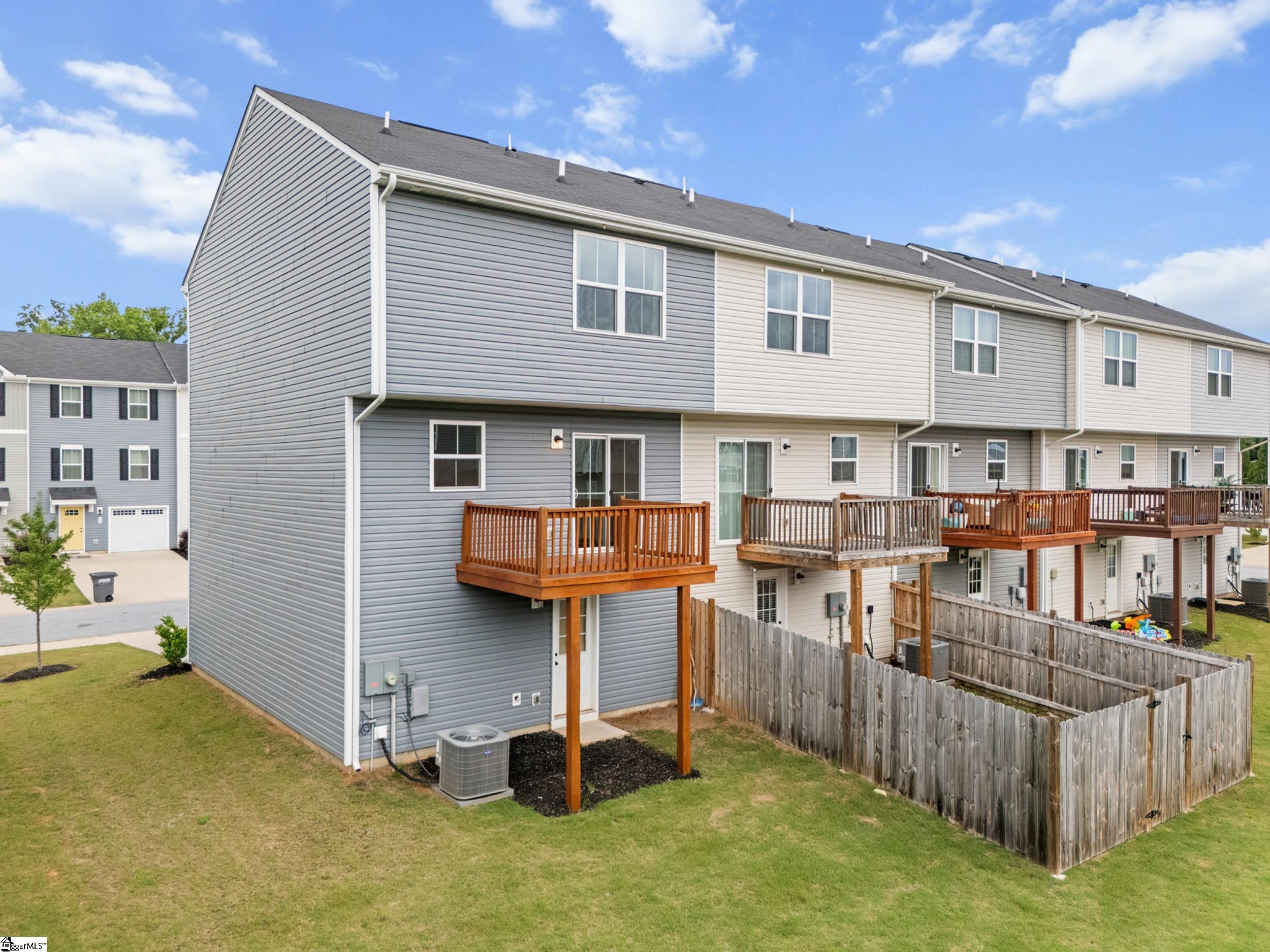 9 Verdant Leaf Way Greenville, SC 29617