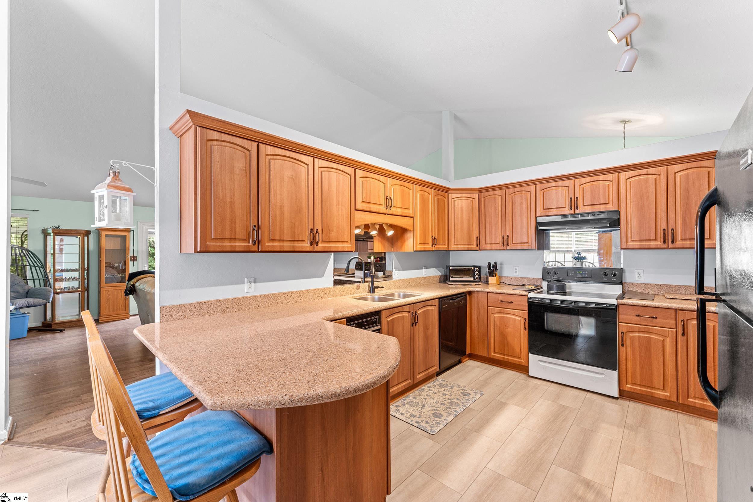 Photo 3 of Single family home for sale at 5 Lillians Ln, Greer, SC 29651 | MLS# 1593701 | Listing updated on 2026-10-08