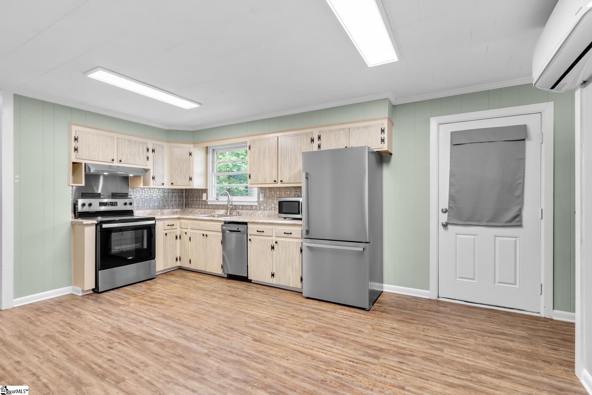 203 Shands Street Clinton, SC 29325