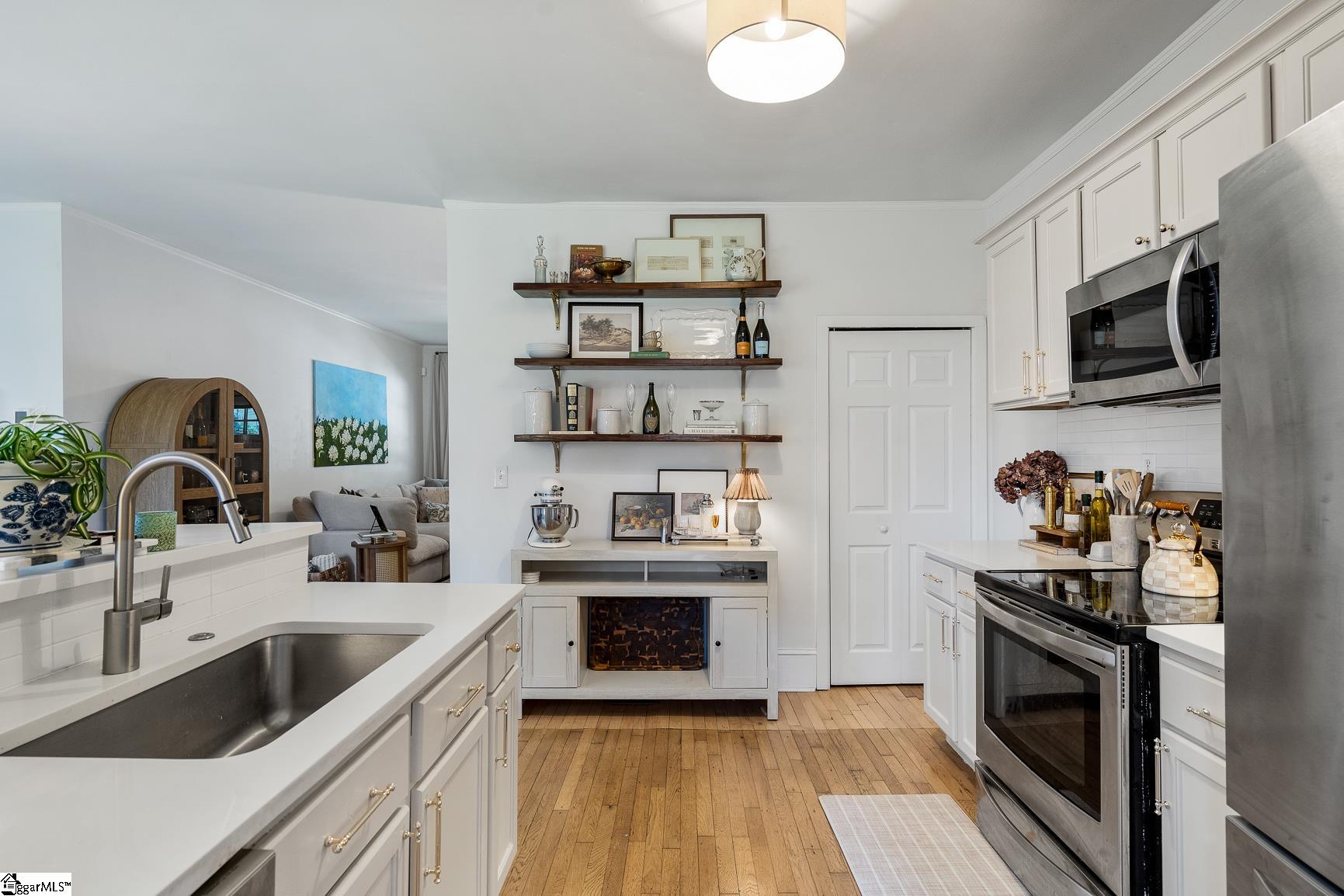 6 Rogers Avenue Greenville, SC 29617