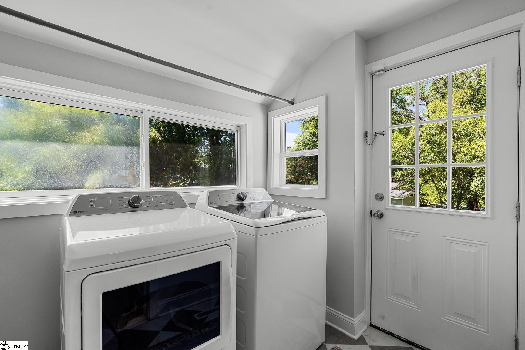 6 Rogers Avenue Greenville, SC 29617