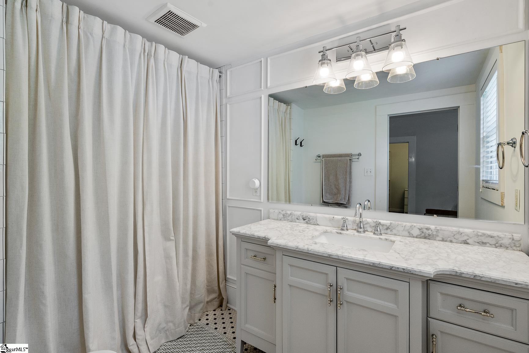 6 Rogers Avenue Greenville, SC 29617